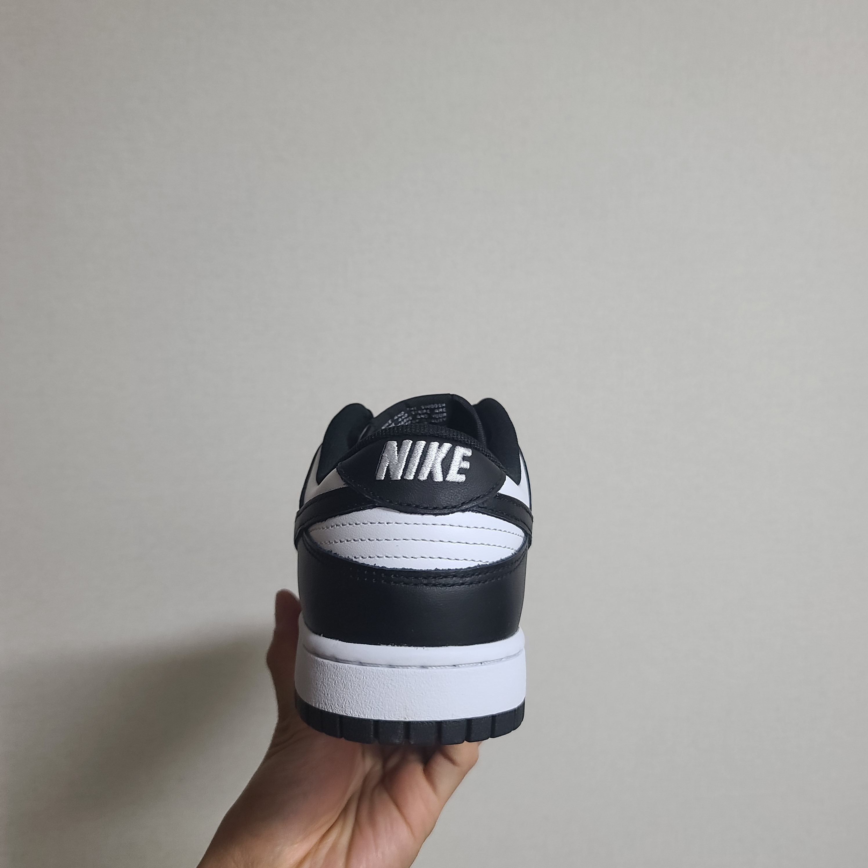 Nike Dunk Low Retro Black 착용 스타일 - 4