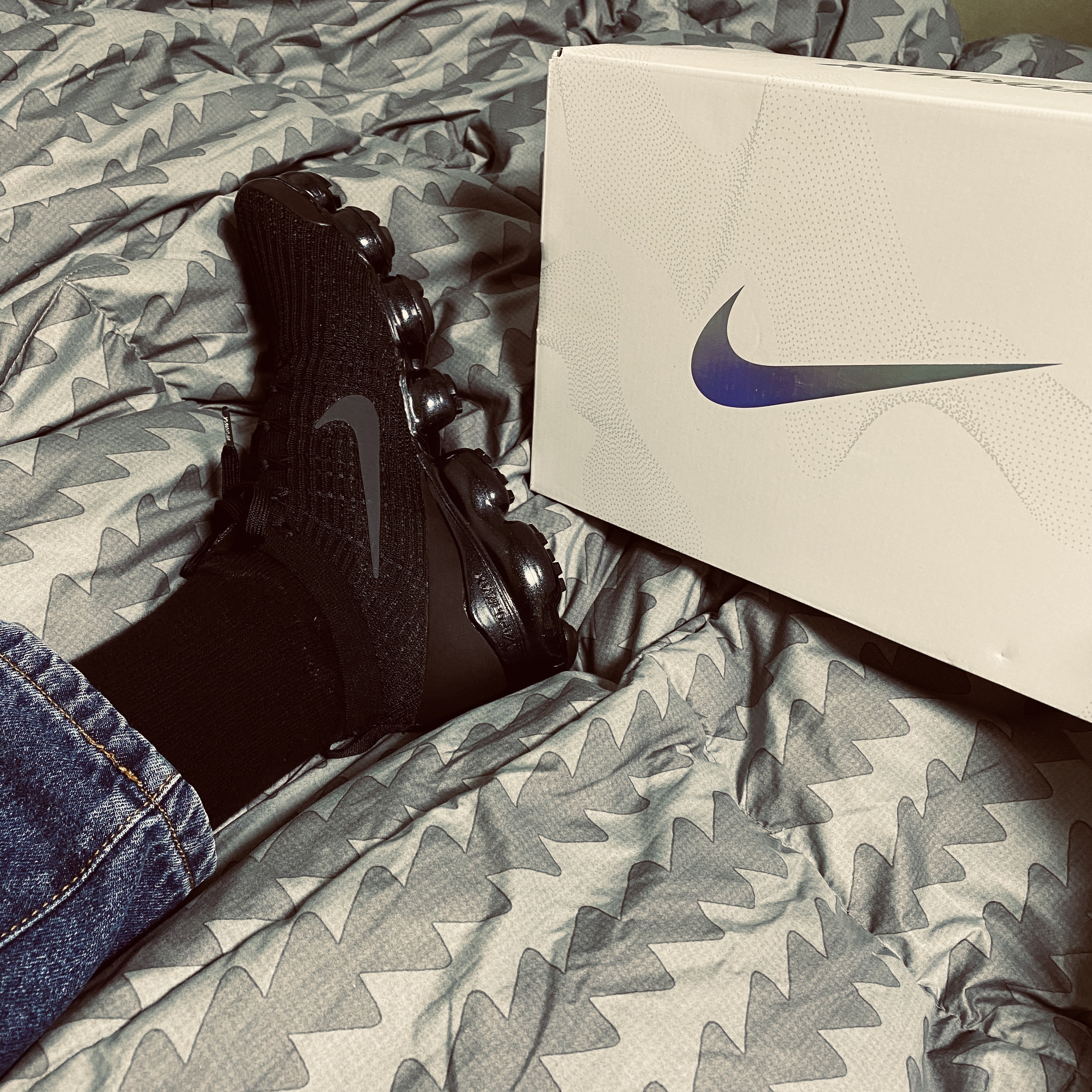 Nike Air VaporMax Flyknit 3.0 Triple Black 착용 스타일
