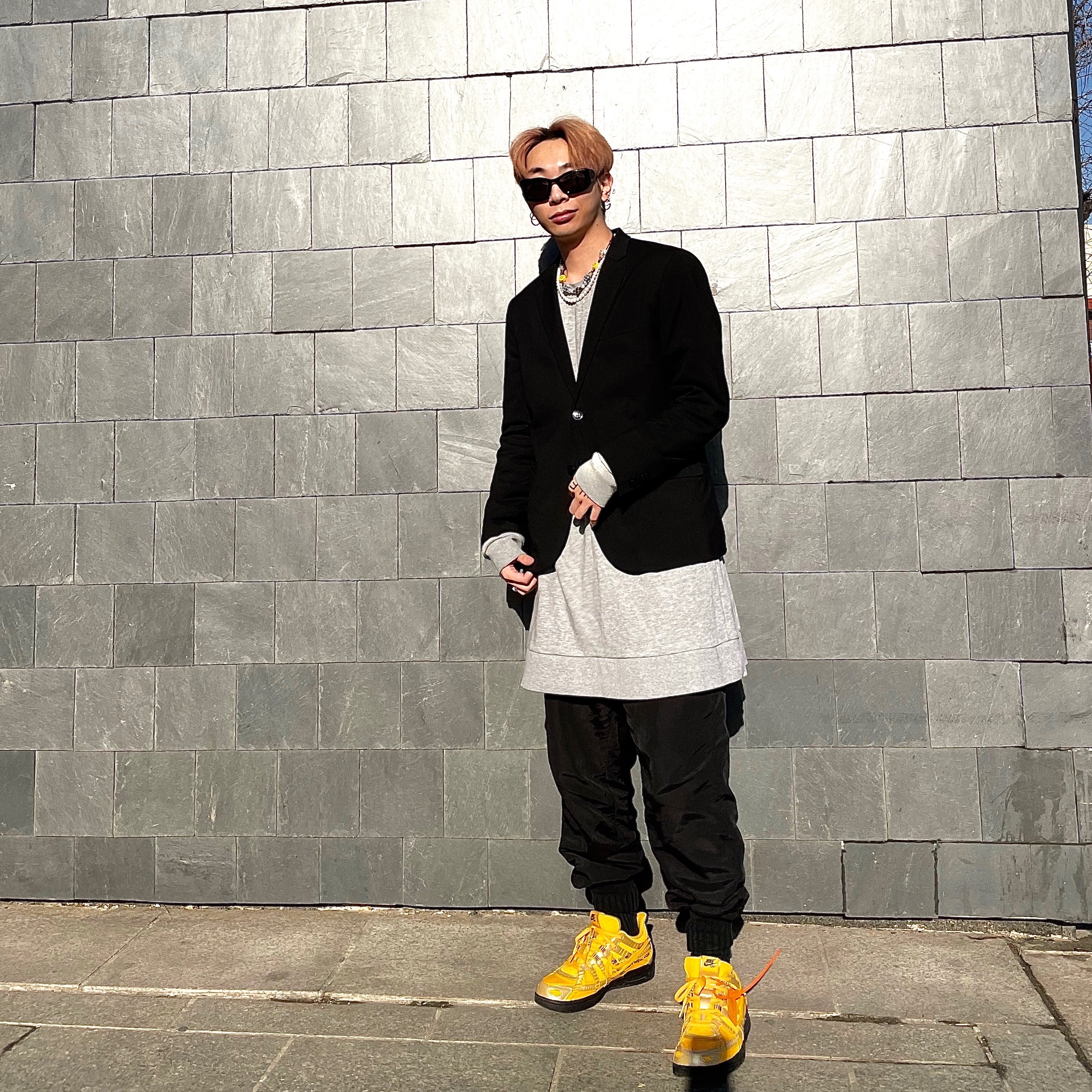 Nike x Off-White Air Rubber Dunk University Gold 착용 스타일 - 2