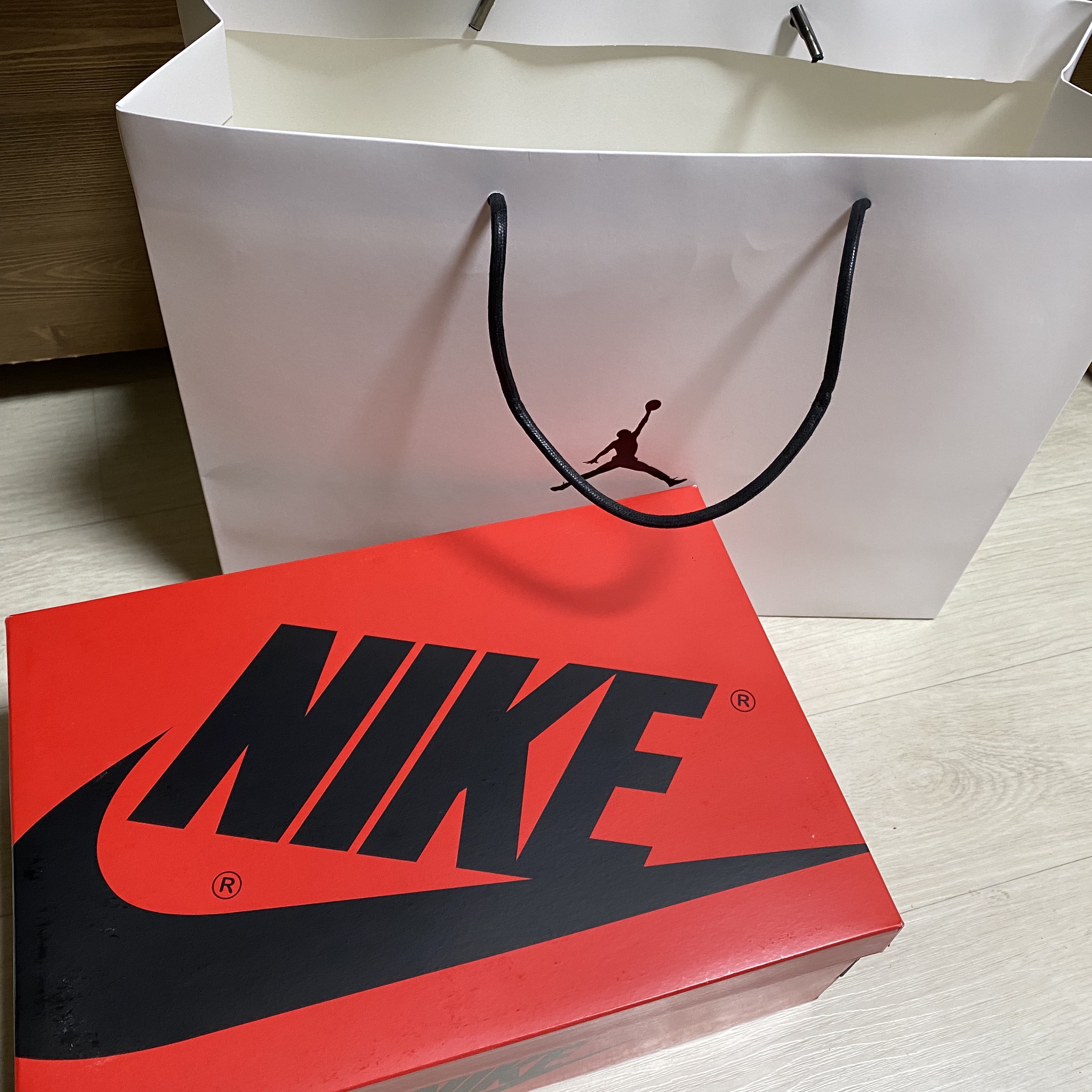 (W) Jordan 1 Retro High OG Silver Toe 착용 스타일 - 2