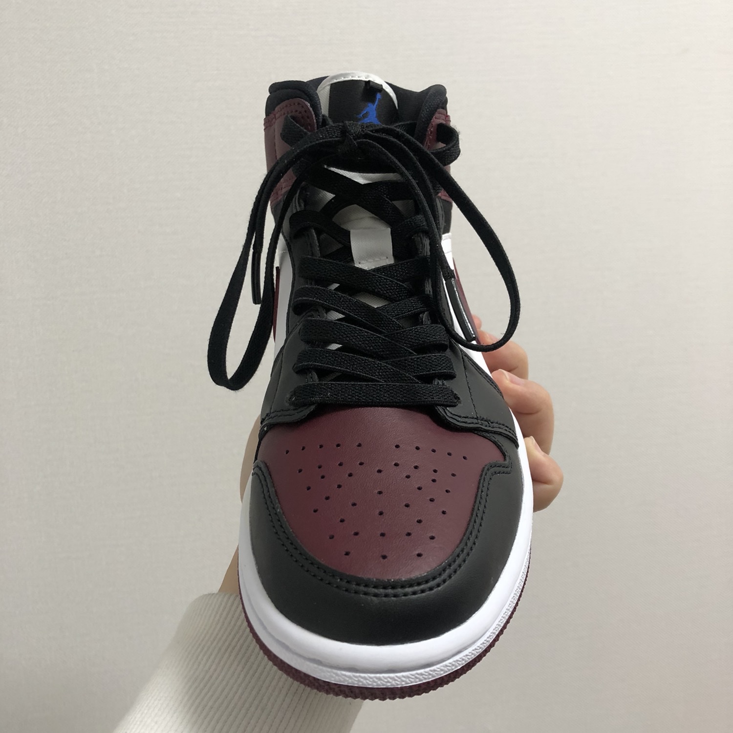 (W) Jordan 1 Mid SE Dark Beetroot 착용 스타일 - 2