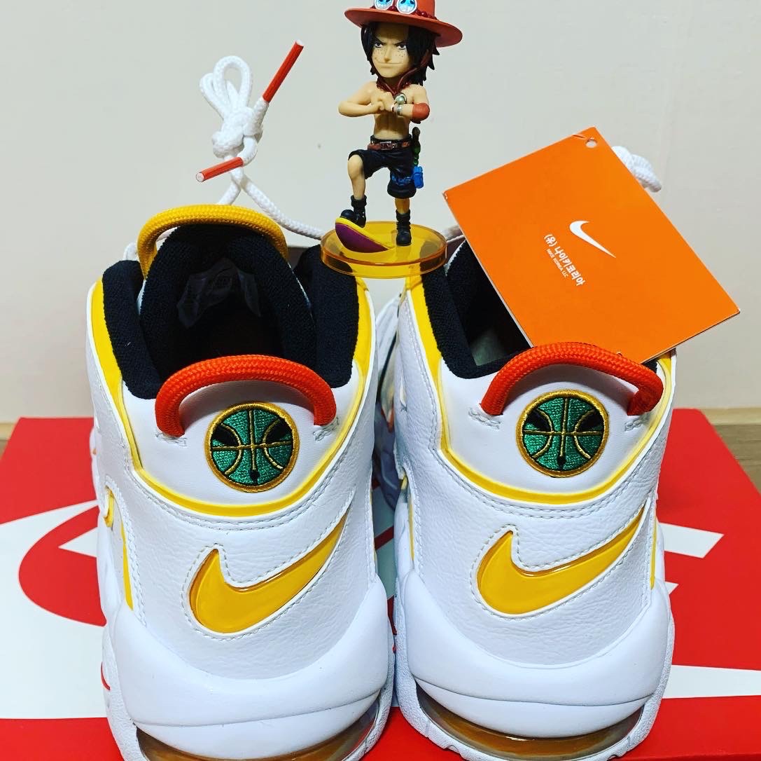 Nike Air More Uptempo Rayguns 착용 스타일 - 1