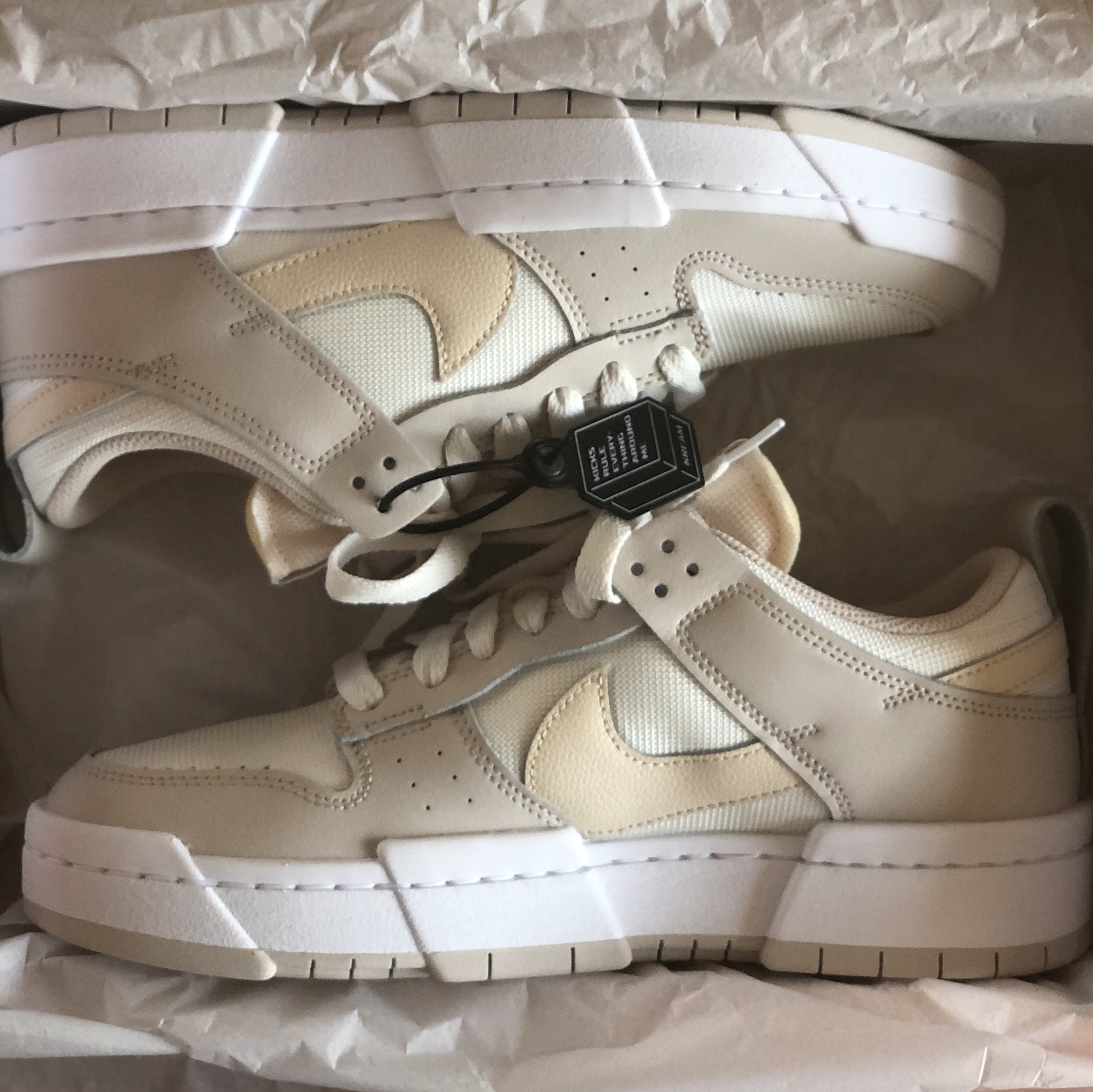 (W) Nike Dunk Low Disrupt Desert Sand 착용 스타일 - 2