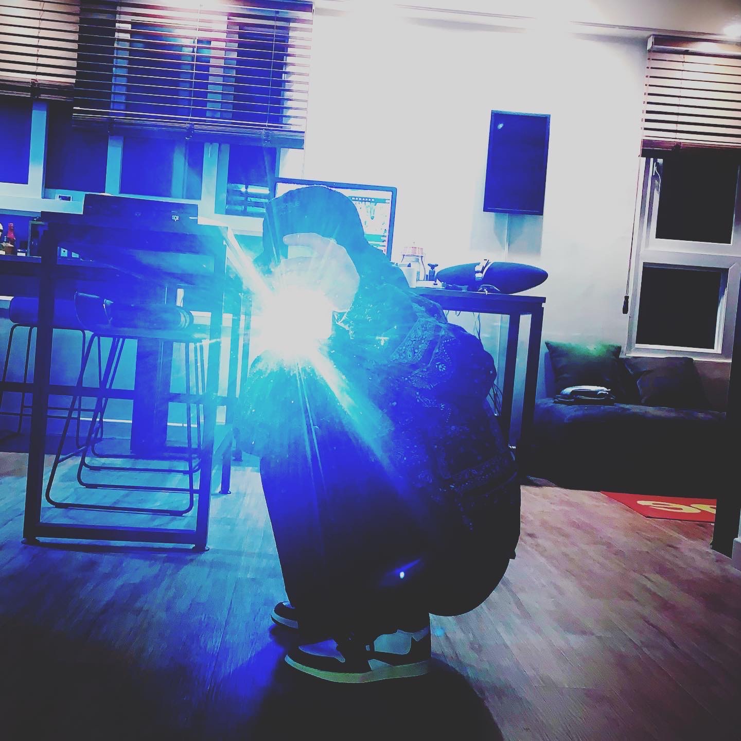 Jordan 1 x Travis Scott Retro High OG SP Mocha 착용 스타일 - 1