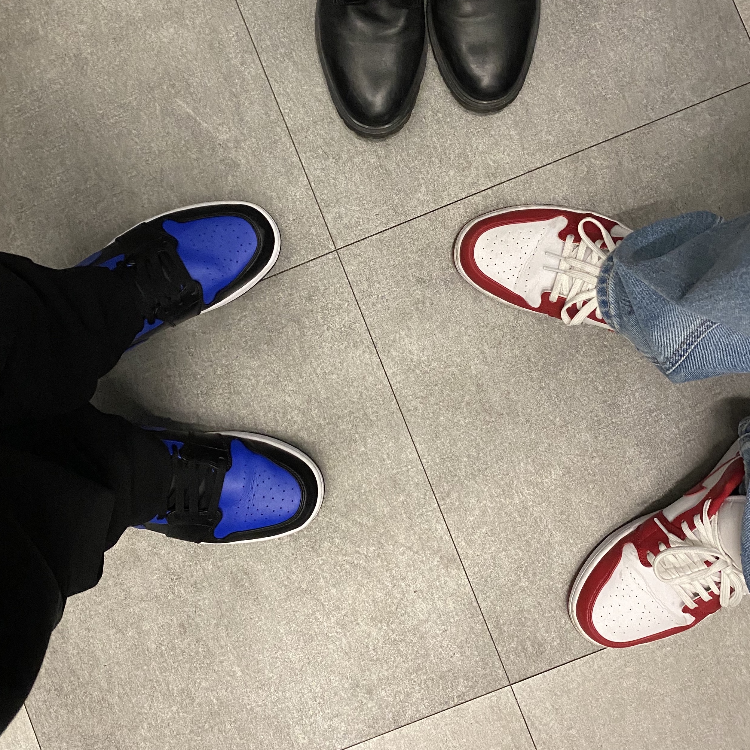Jordan 1 Mid Black Hyper Royal, Jordan 1 Low Gym Red White 착용 스타일