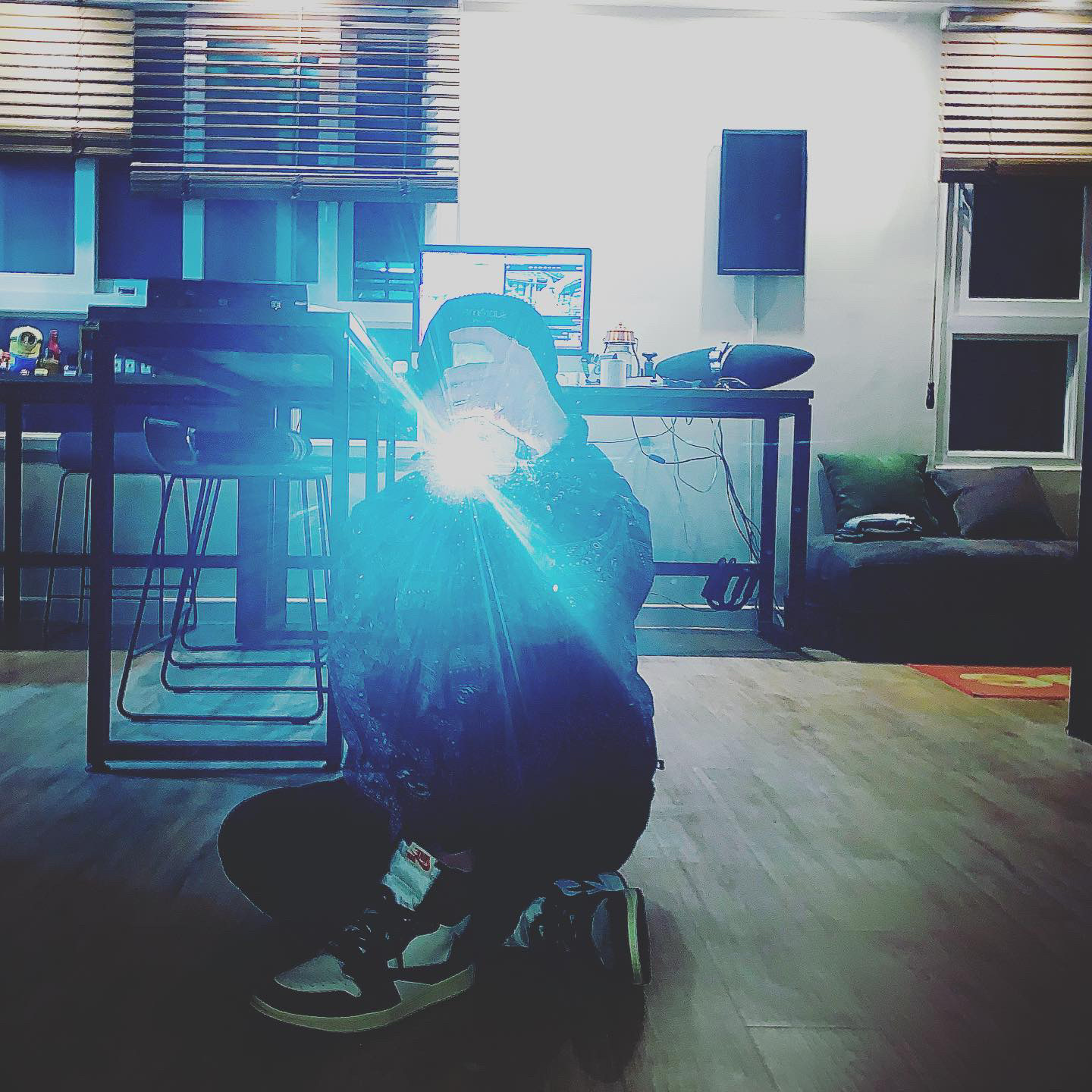 Jordan 1 x Travis Scott Retro High OG SP Mocha 착용 스타일 - 2