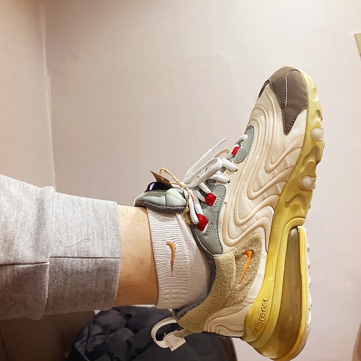 Nike x Travis Scott Air Max 270 React Cactus Trails 착용 스타일
