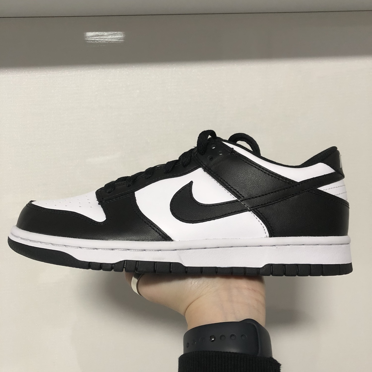 (GS) Nike Dunk Low Black 착용 스타일