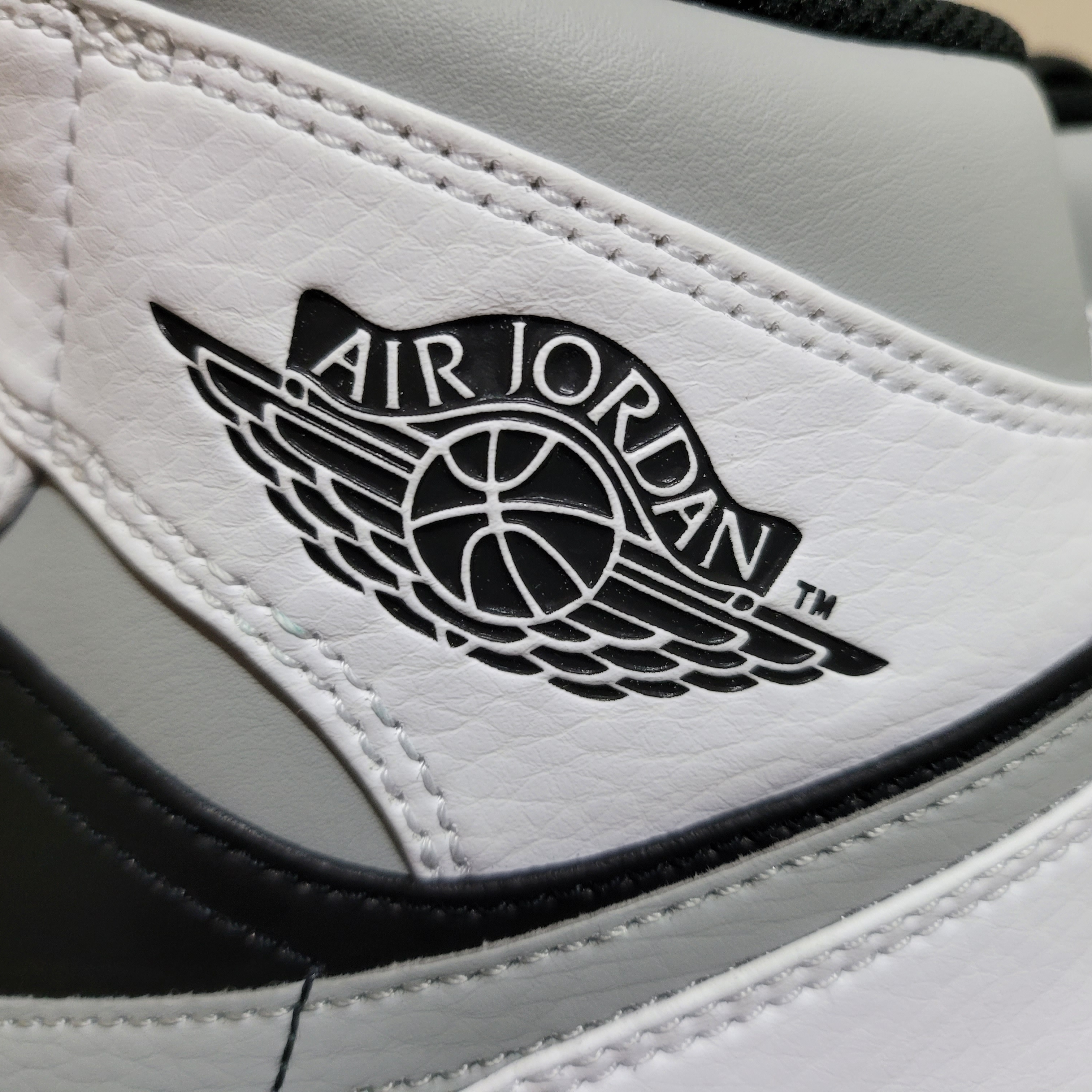 Jordan 1 Mid White Shadow 착용 스타일 - 2
