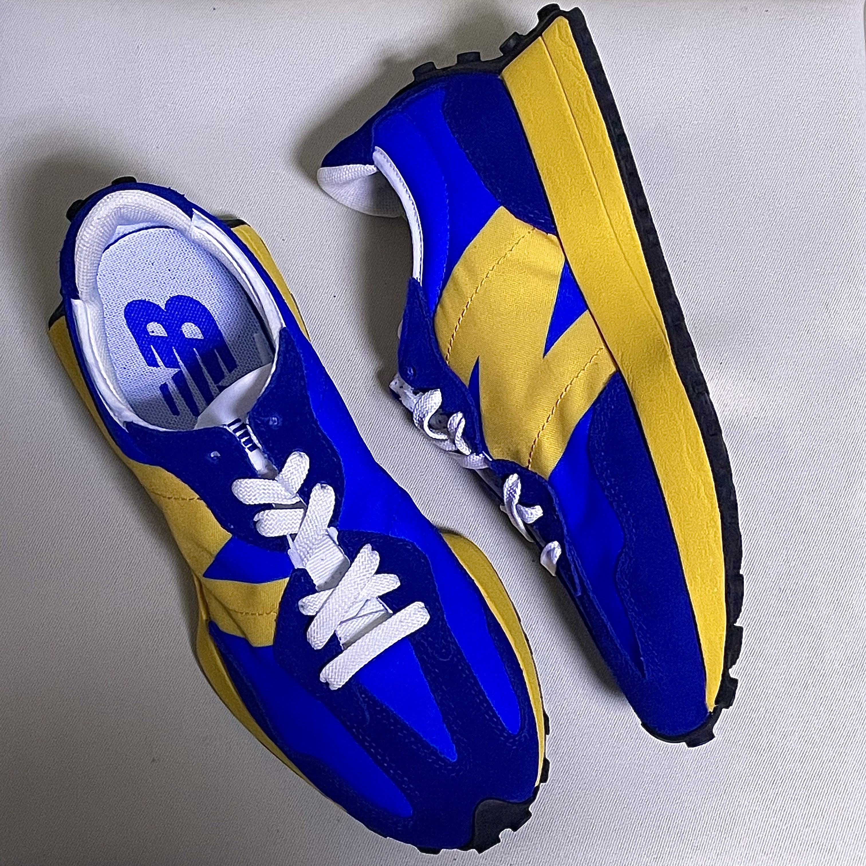 New Balance 327 Blue 착용 스타일