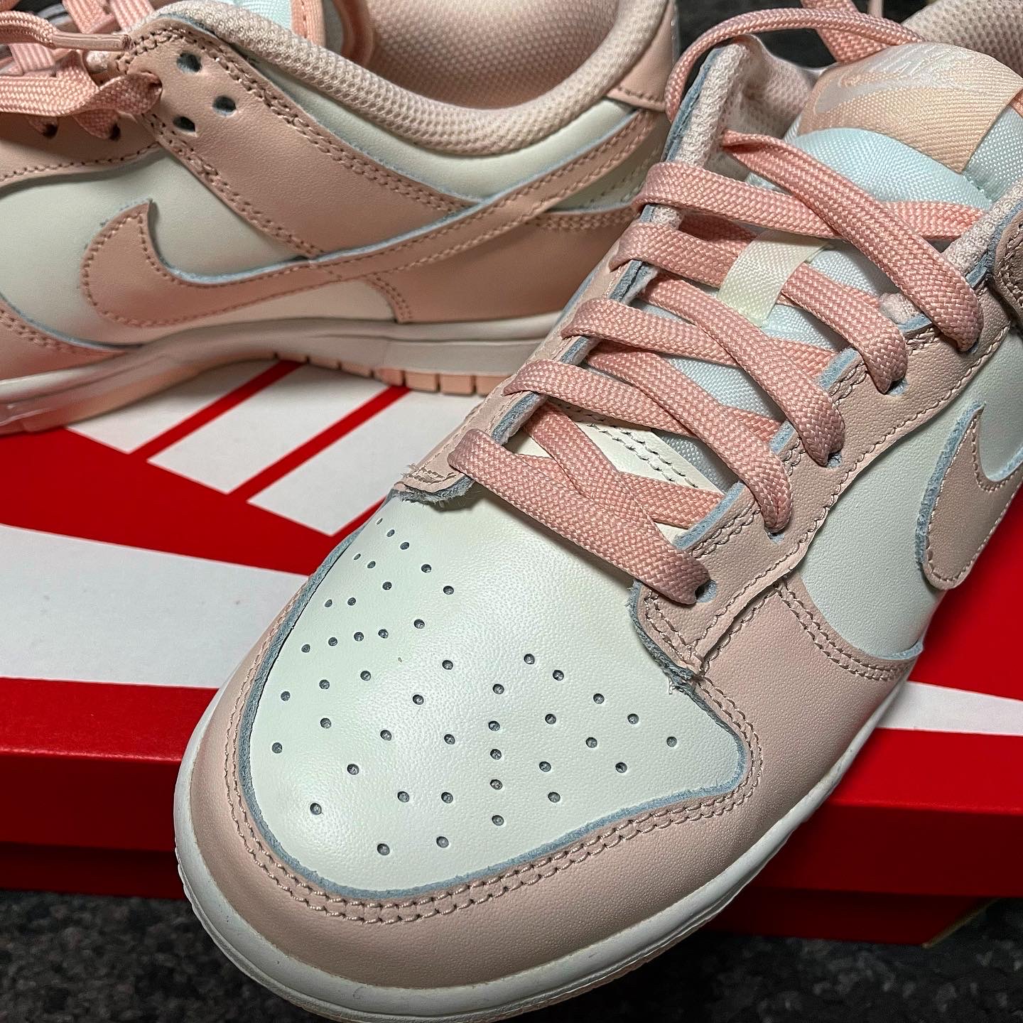(W) Nike Dunk Low Orange Pearl 착용 스타일 - 3