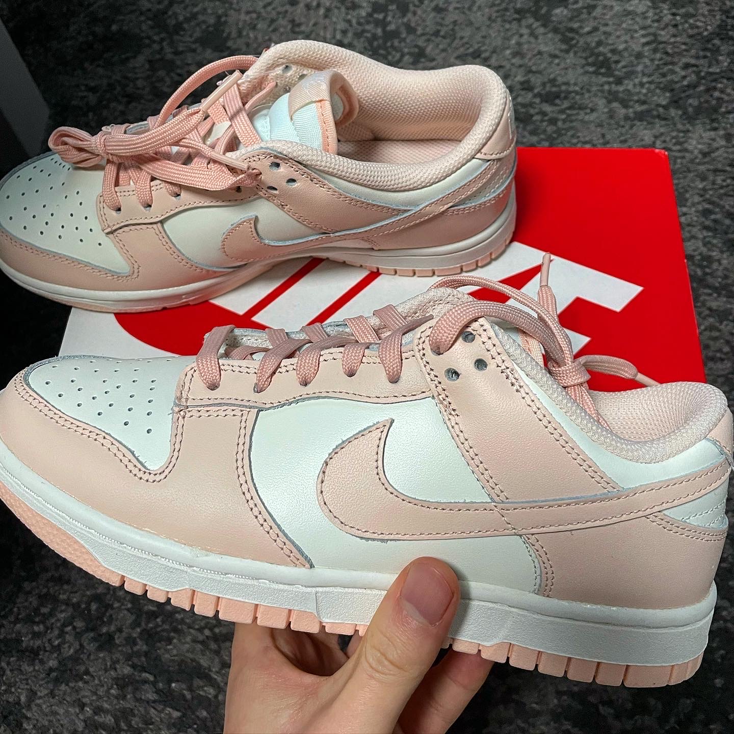 (W) Nike Dunk Low Orange Pearl 착용 스타일 - 2