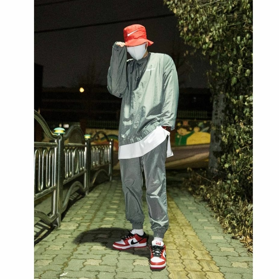 Nike SB Dunk Low Pro Chicago 착용 스타일 - 2