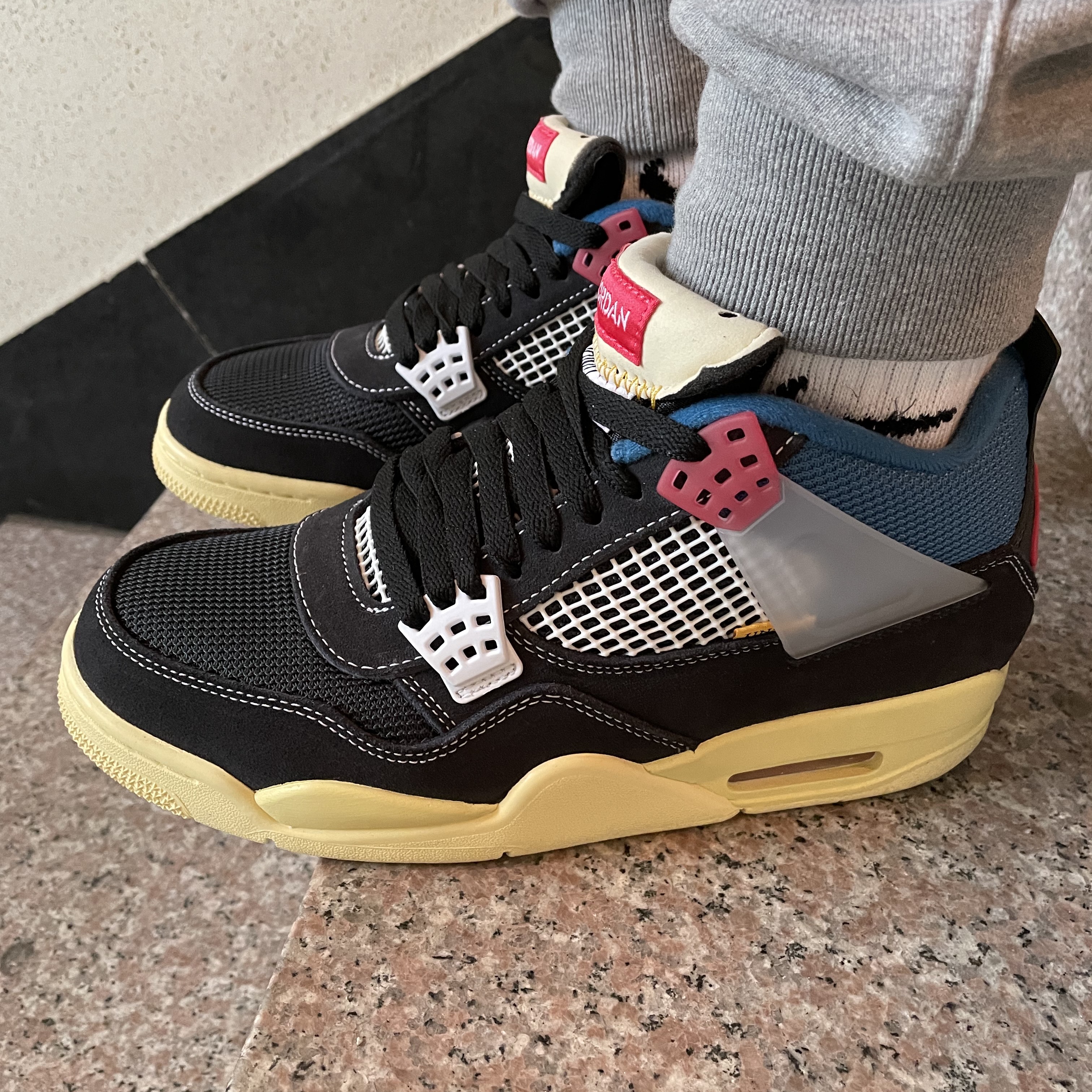 Jordan 4 x Union Retro Off Noir 착용 스타일 - 4