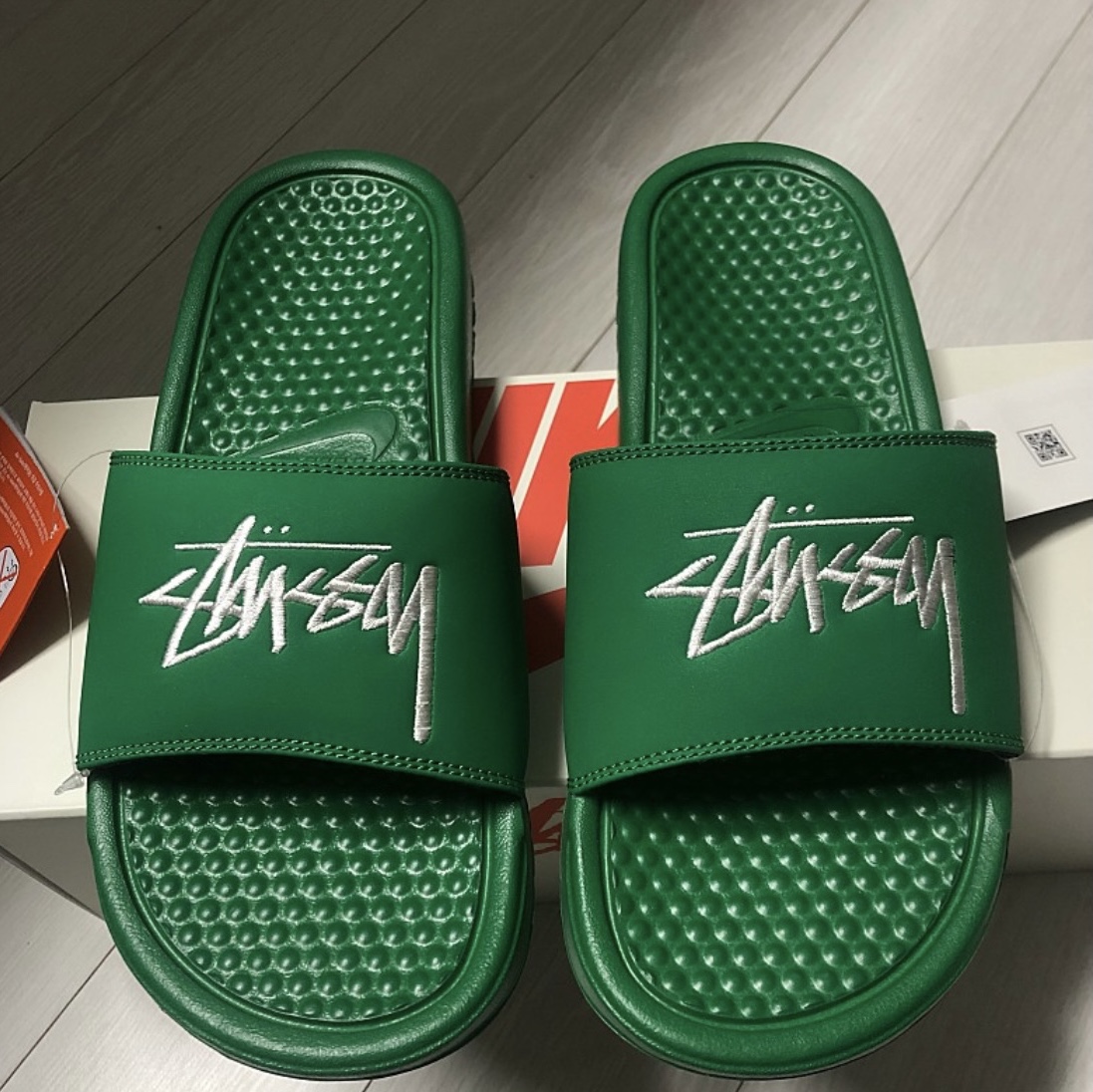 Nike x Stussy Benassi Slide Pine Green 착용 스타일