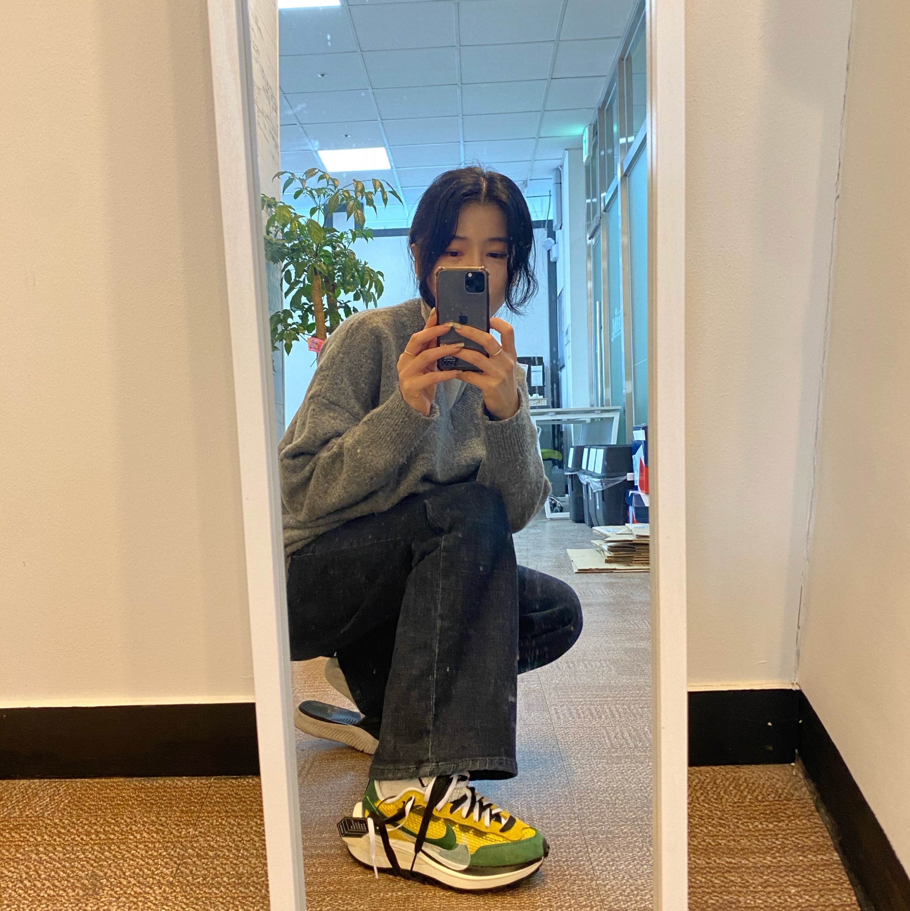 Nike x Sacai VaporWaffle Tour Yellow & Gorge Green Sail 착용 스타일