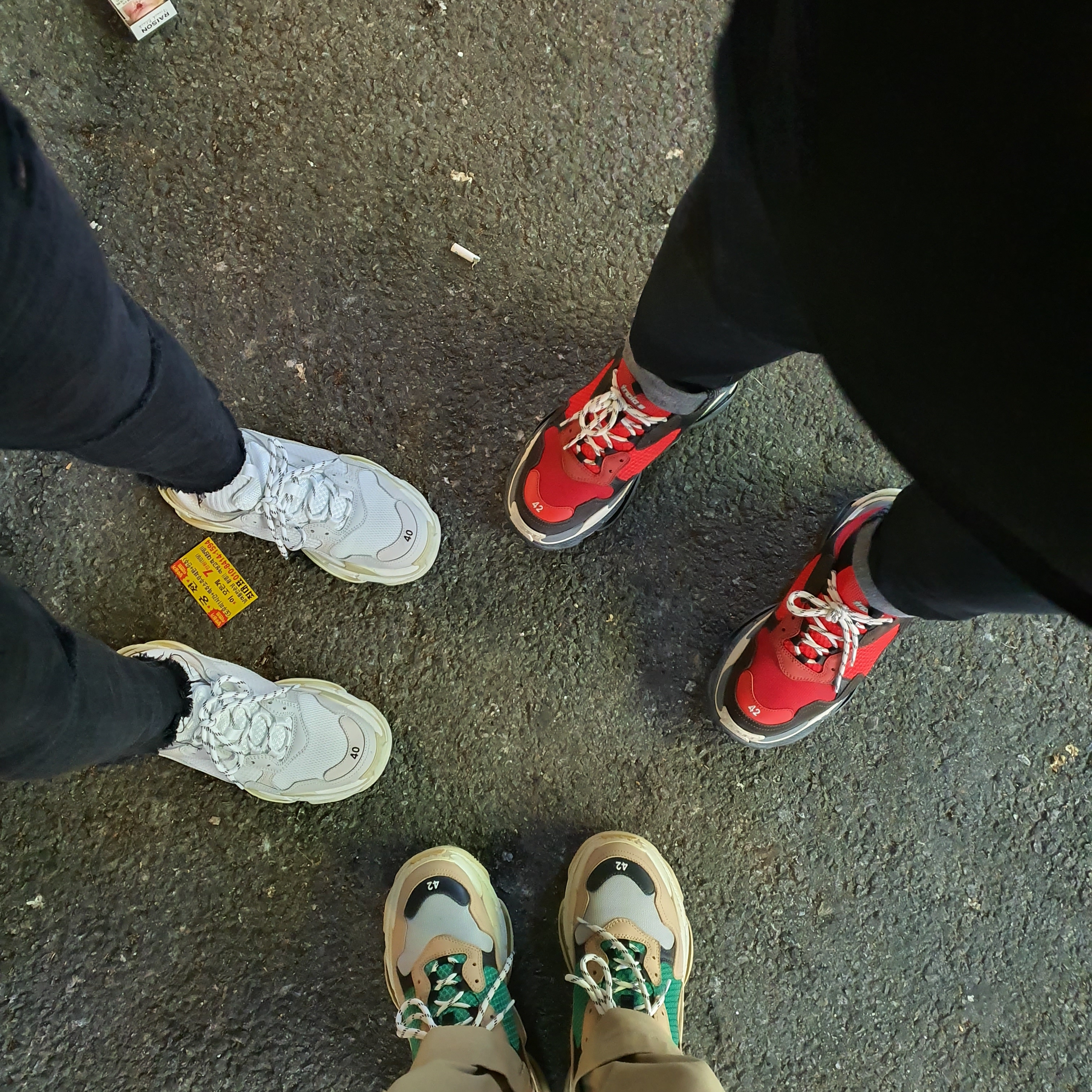 Balenciaga Triple S Yellow Green, Balenciaga Triple S Red Black 2018 착용 스타일