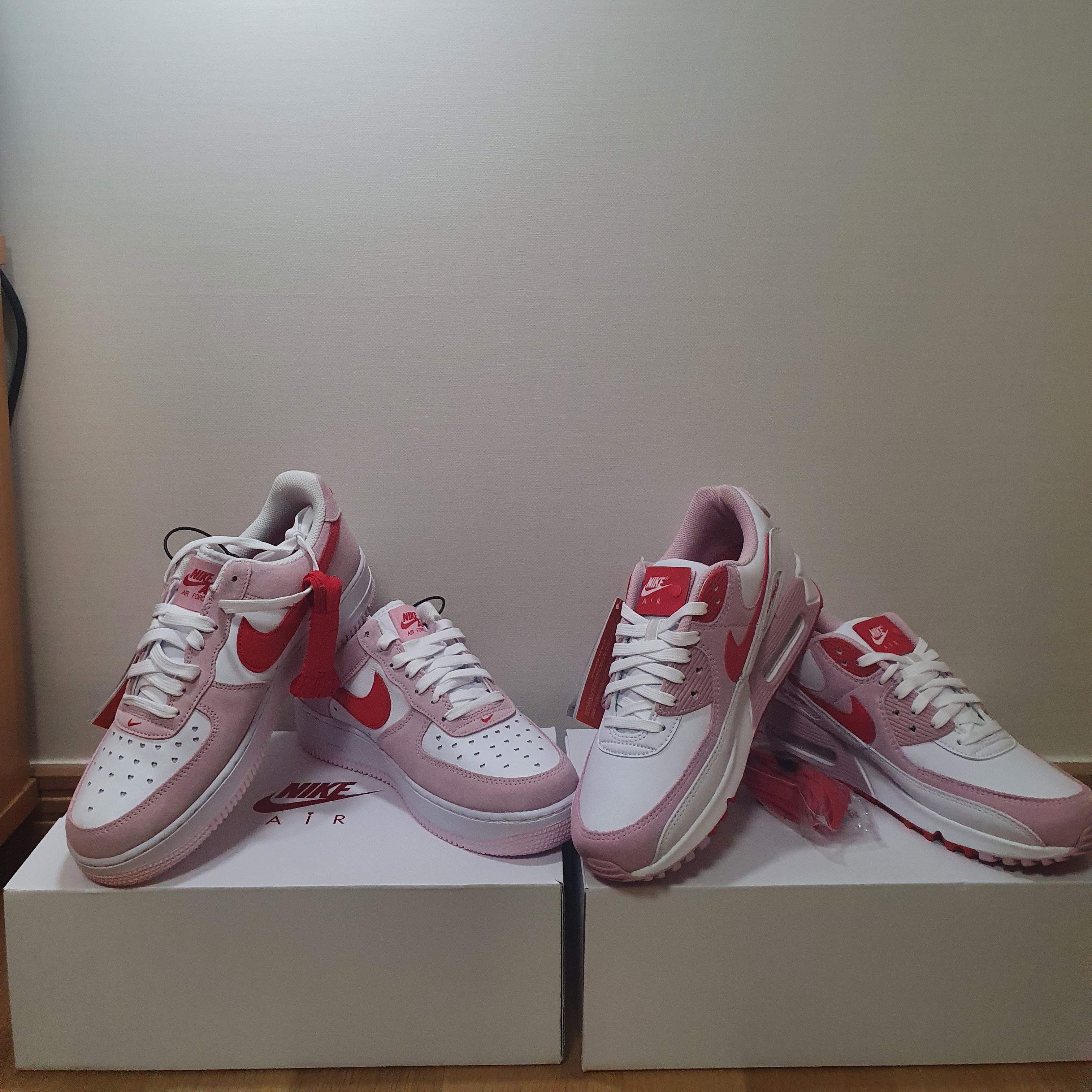 Nike Air Force 1 '07 QS Valentine's Day, (W) Nike Air Max 90 QS Valentine's Day 착용 스타일
