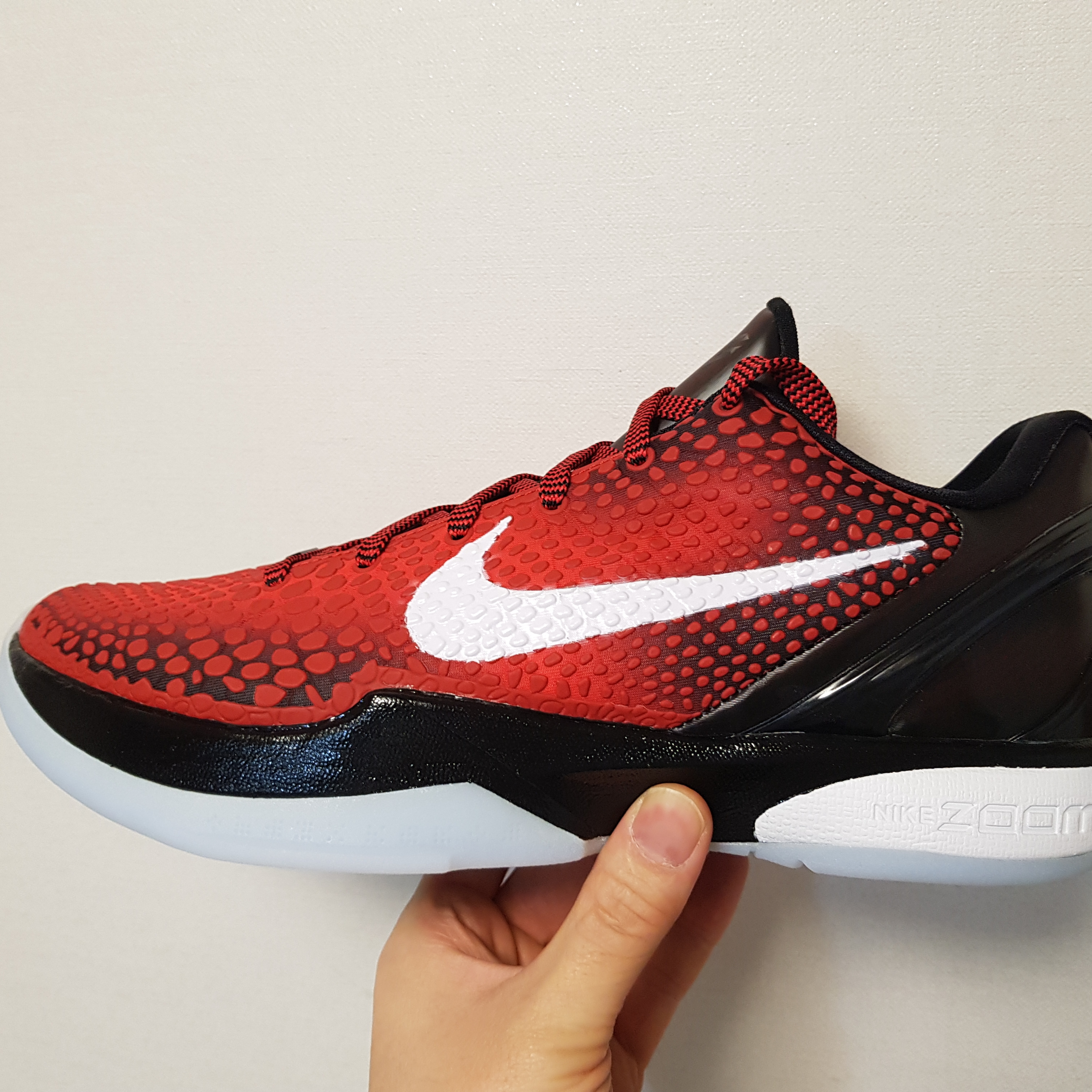 Adidas Yeezy Boost 350 V2 Citrin - Non-Reflective, Nike Kobe 6 Protro All-Star 착용 스타일 - 2