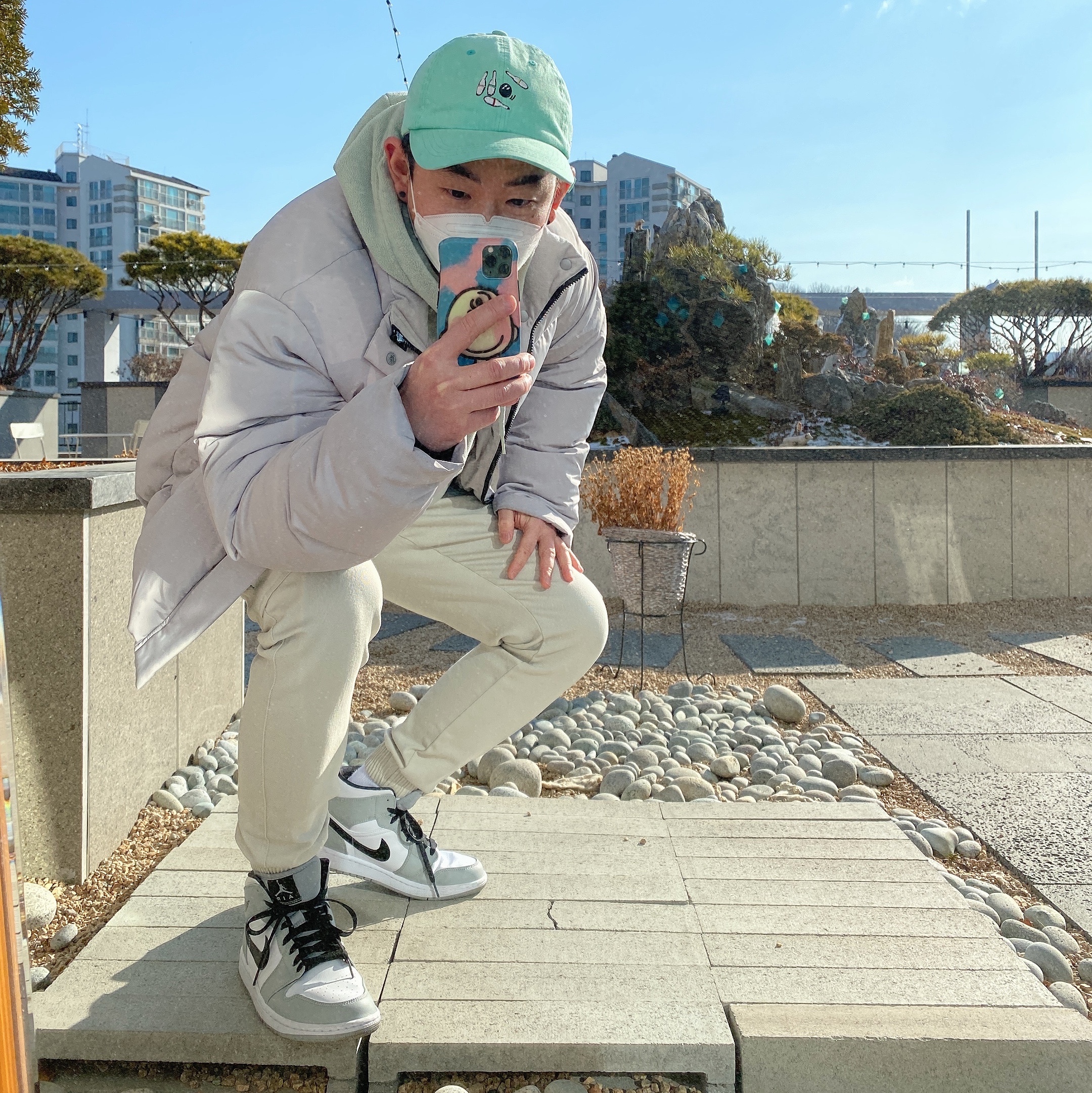 Jordan 1 Mid Light Smoke Grey 착용 스타일