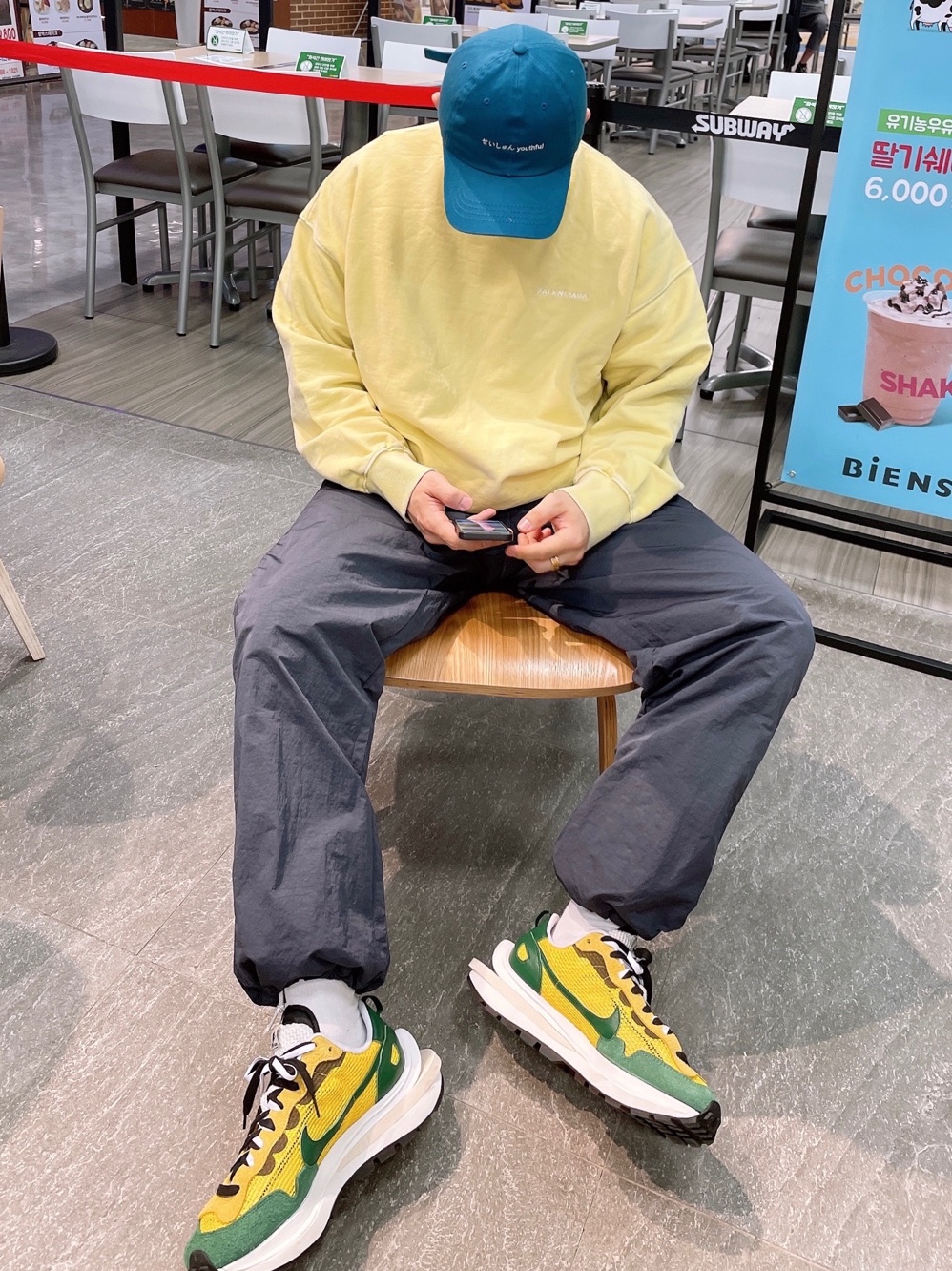 Nike x Sacai VaporWaffle Tour Yellow & Gorge Green Sail, Nike x Stussy Beach Pants Off Noir 착용 스타일