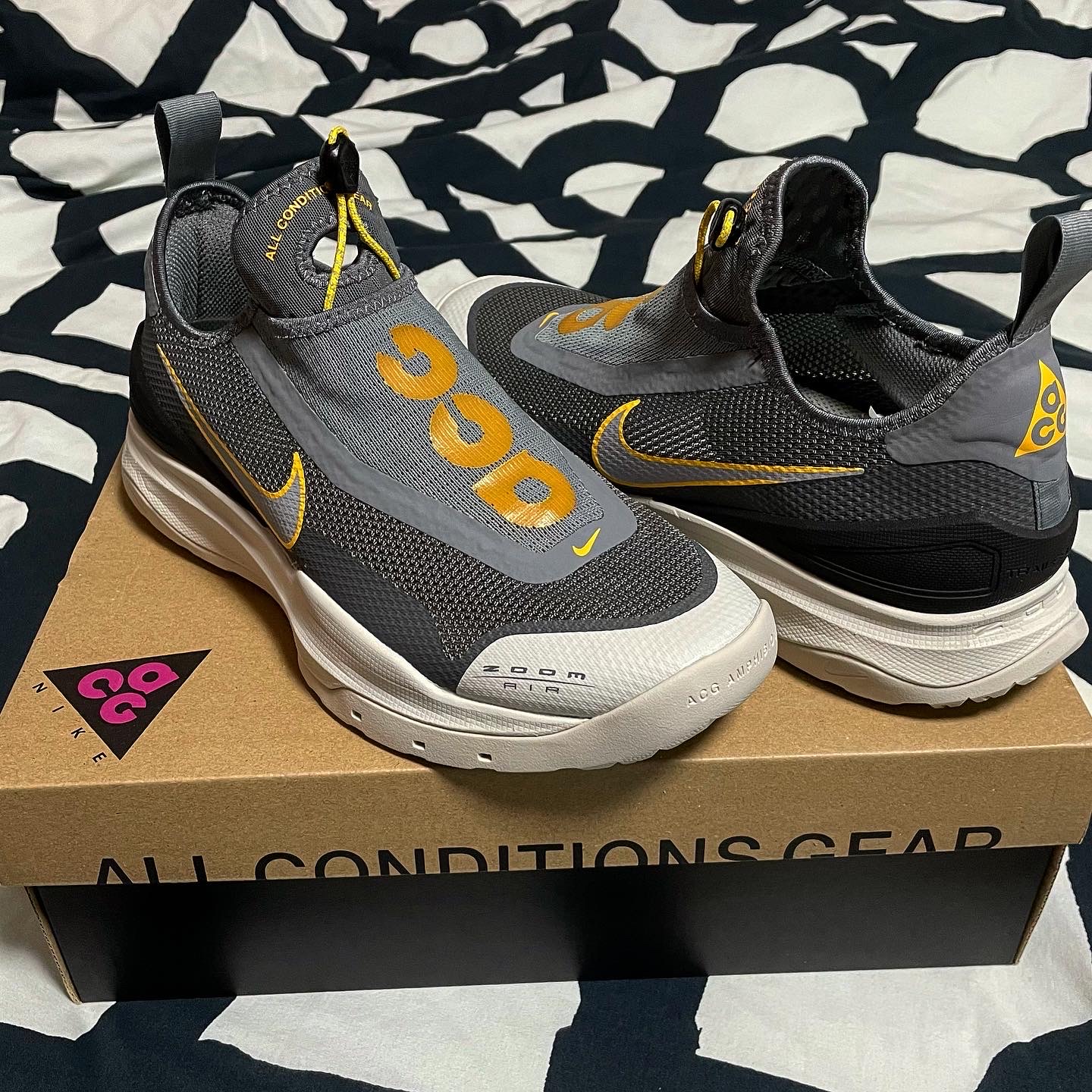 Nike ACG Zoom Air AO Smoke Grey 착용 스타일 - 2