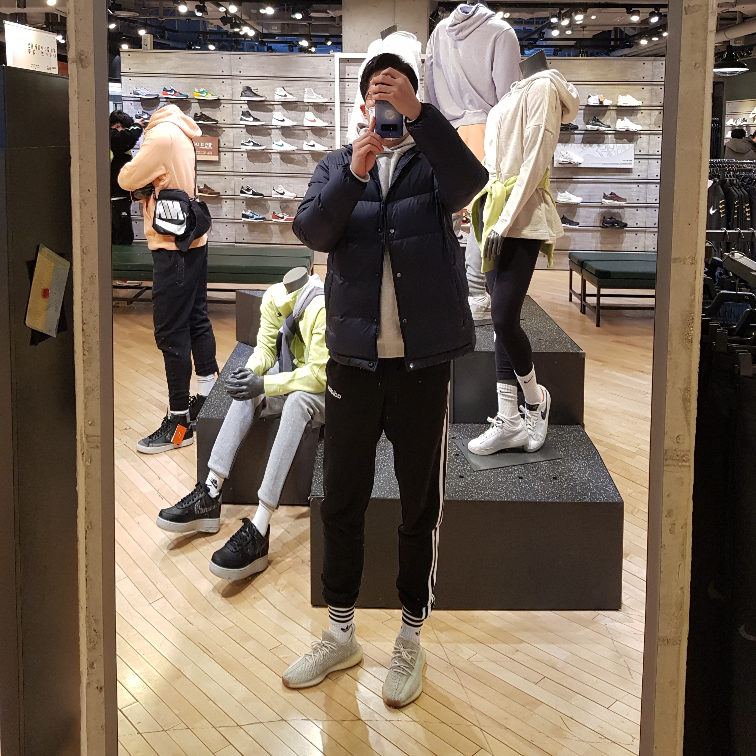 Adidas Yeezy Boost 350 V2 Citrin - Non-Reflective, Nike Kobe 6 Protro All-Star 착용 스타일 - 1