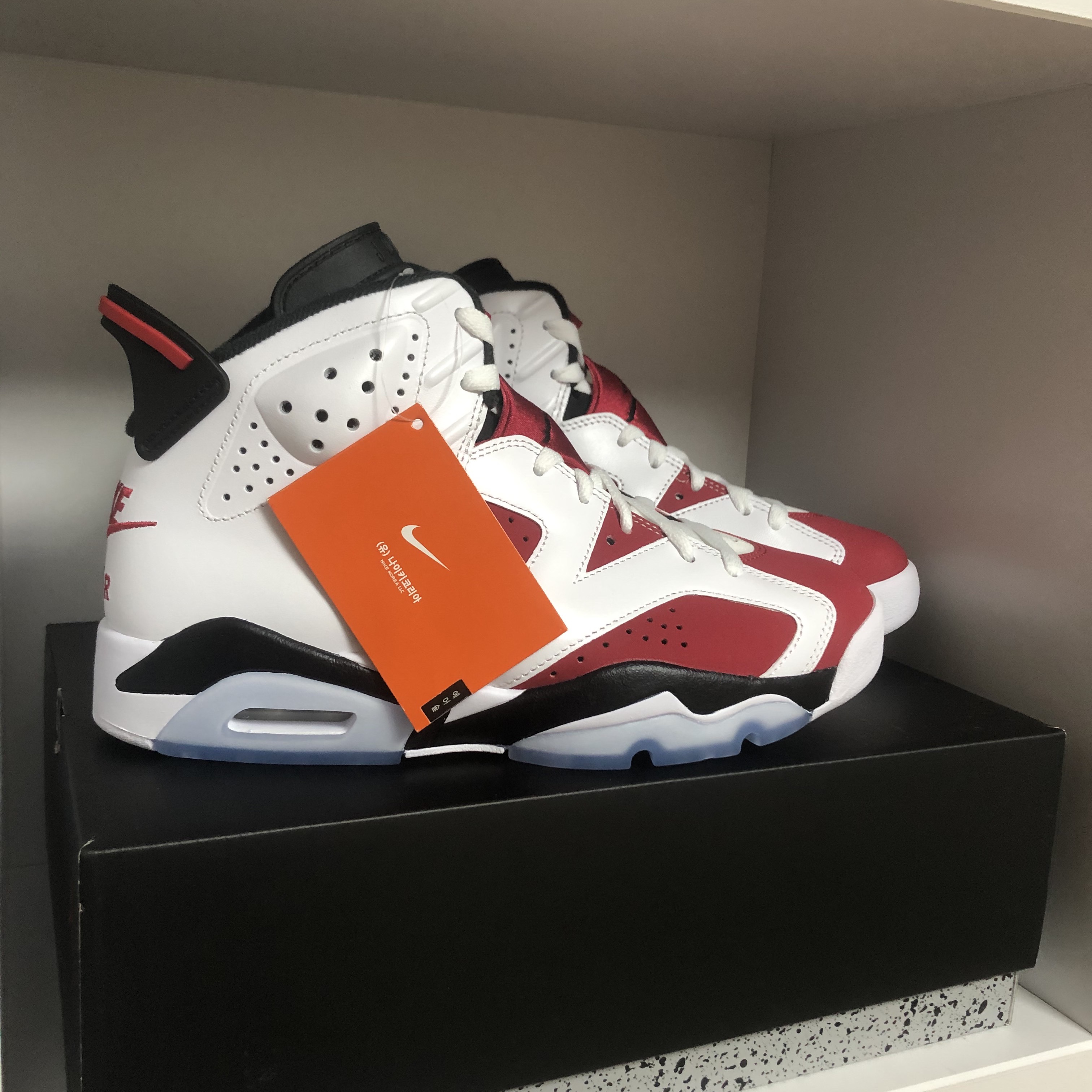 Jordan 6 Retro Carmine 2021 착용 스타일 - 2