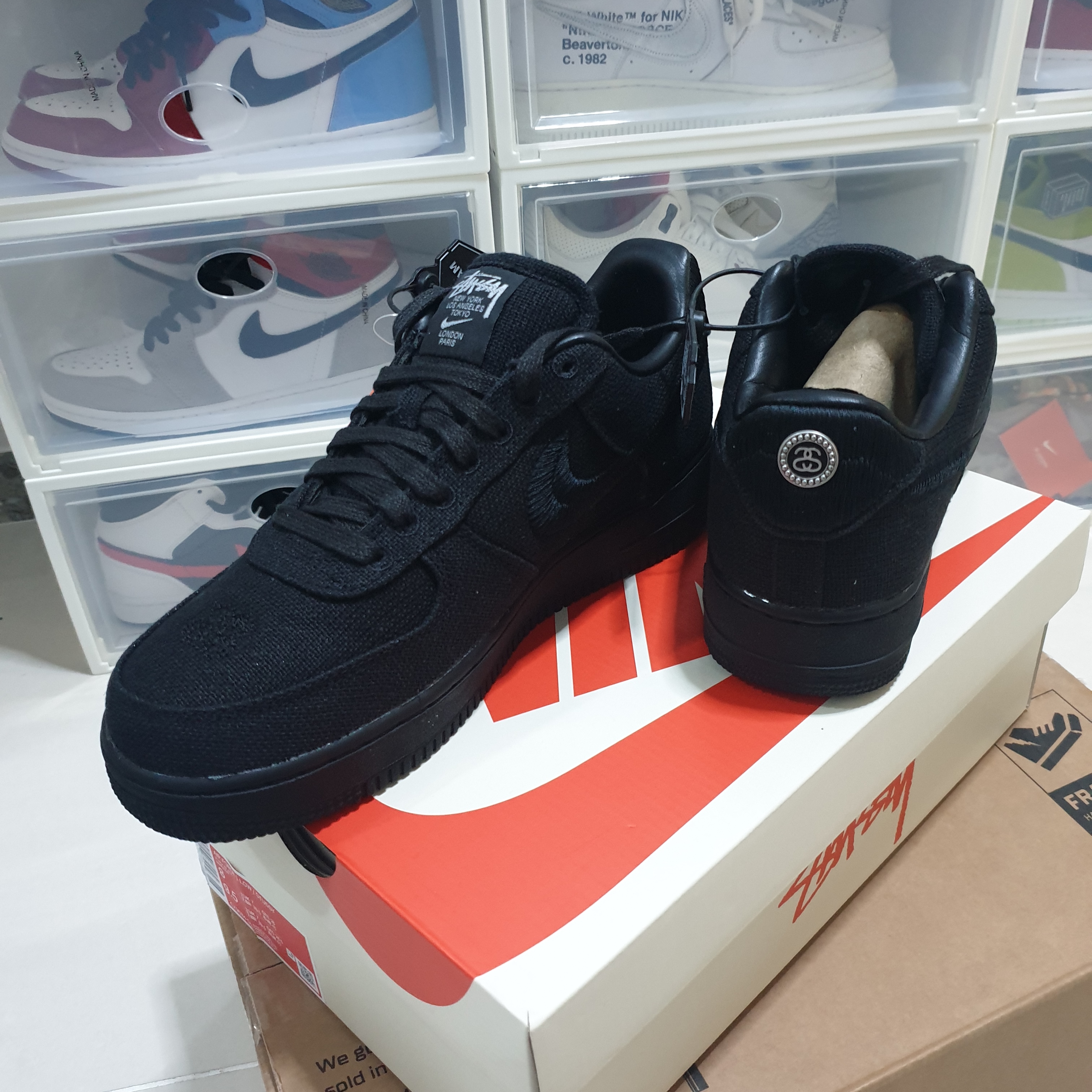 Nike x Stussy Air Force 1 Low Triple Black 착용 스타일