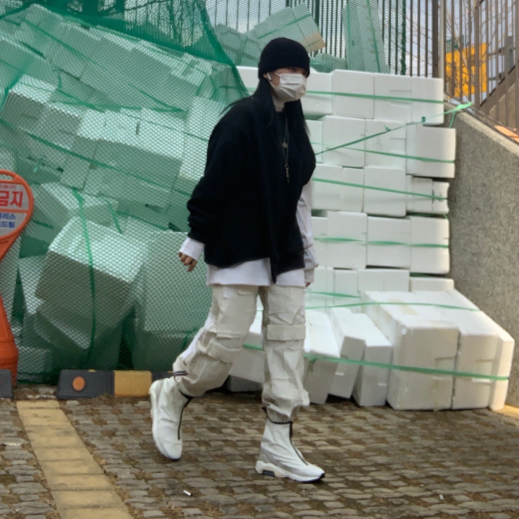 Nike x Ambush Air Max 180 High White 착용 스타일 - 1