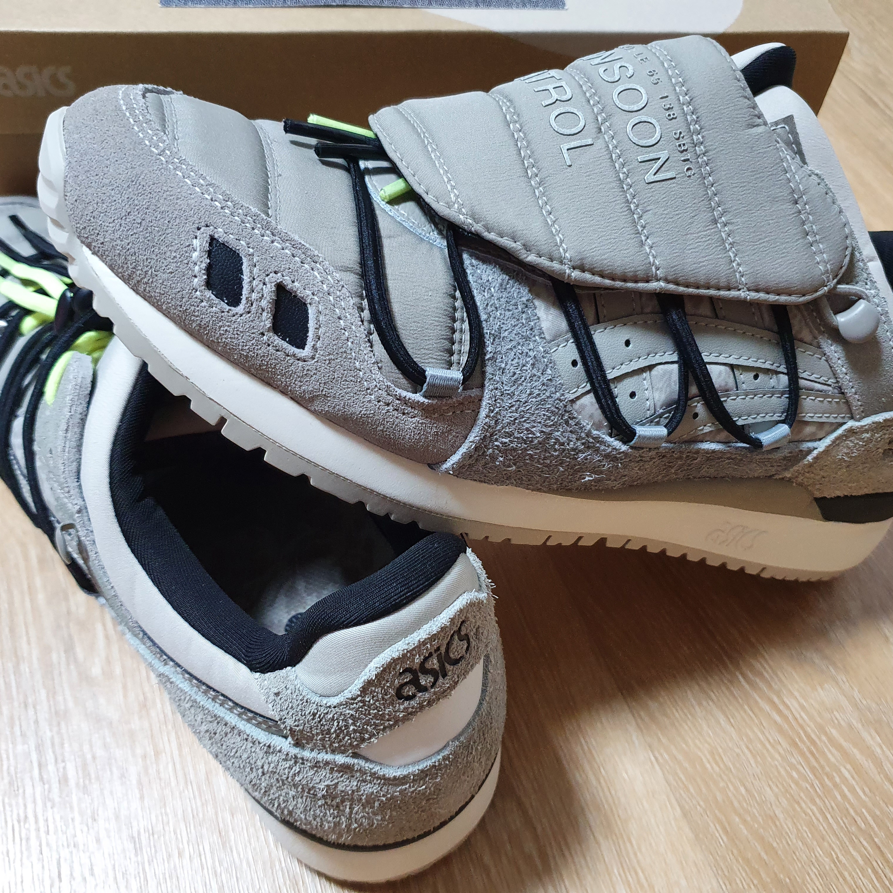 Asics x Limited Edt x SBTG Gel-Lyte III OG Monsoon Patrol Piedmont Grey 착용 스타일