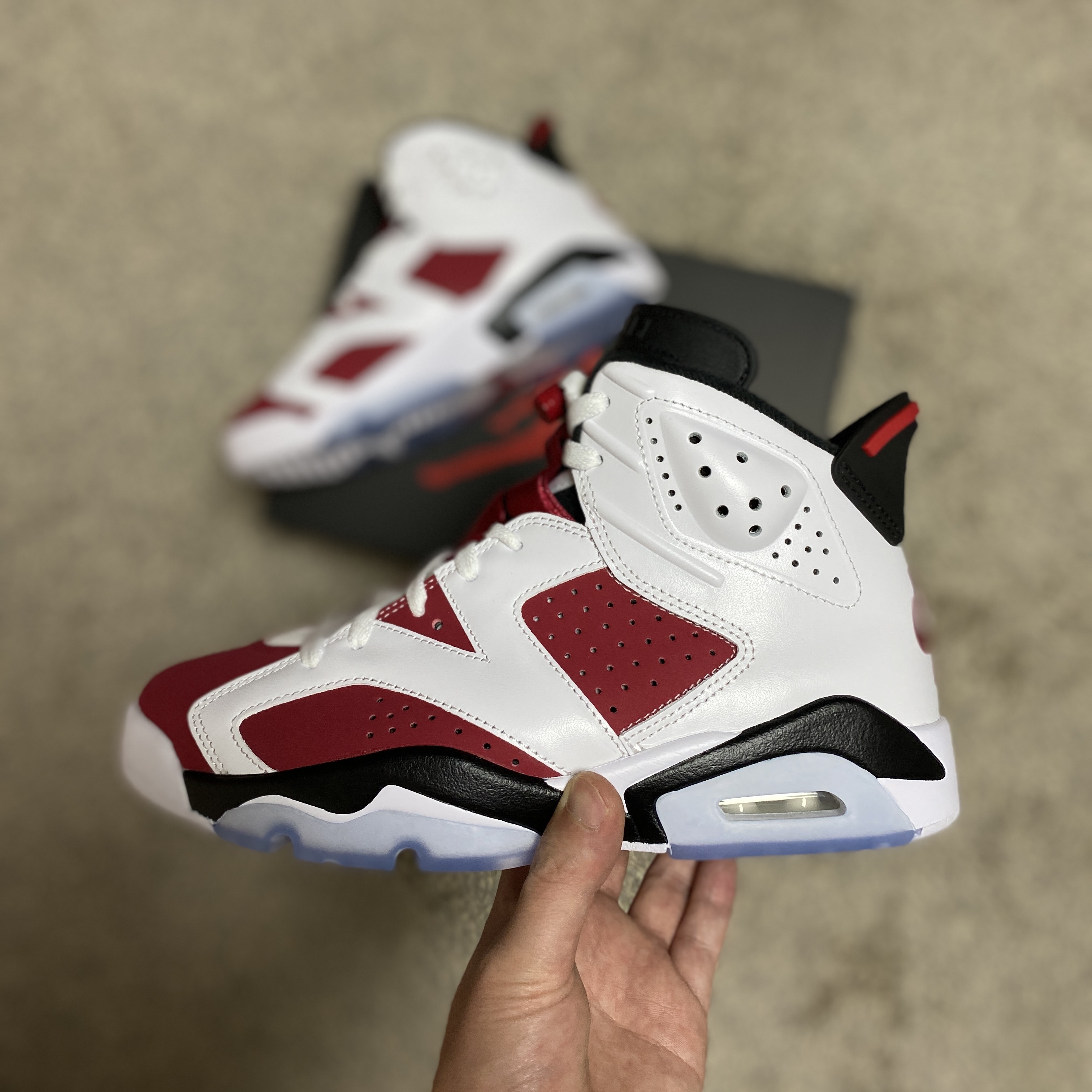 Jordan 6 Retro Carmine 2021 착용 스타일 - 1