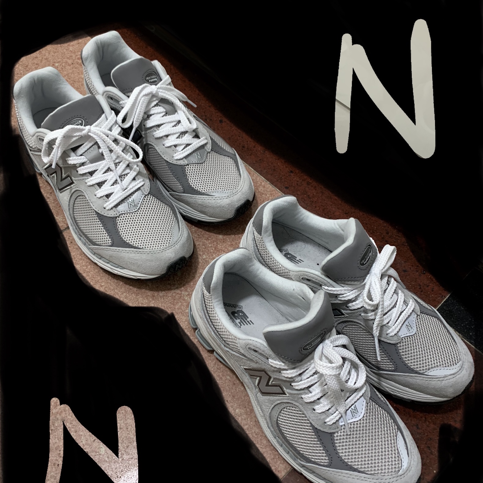 New Balance 2002R T2 Gray 착용 스타일