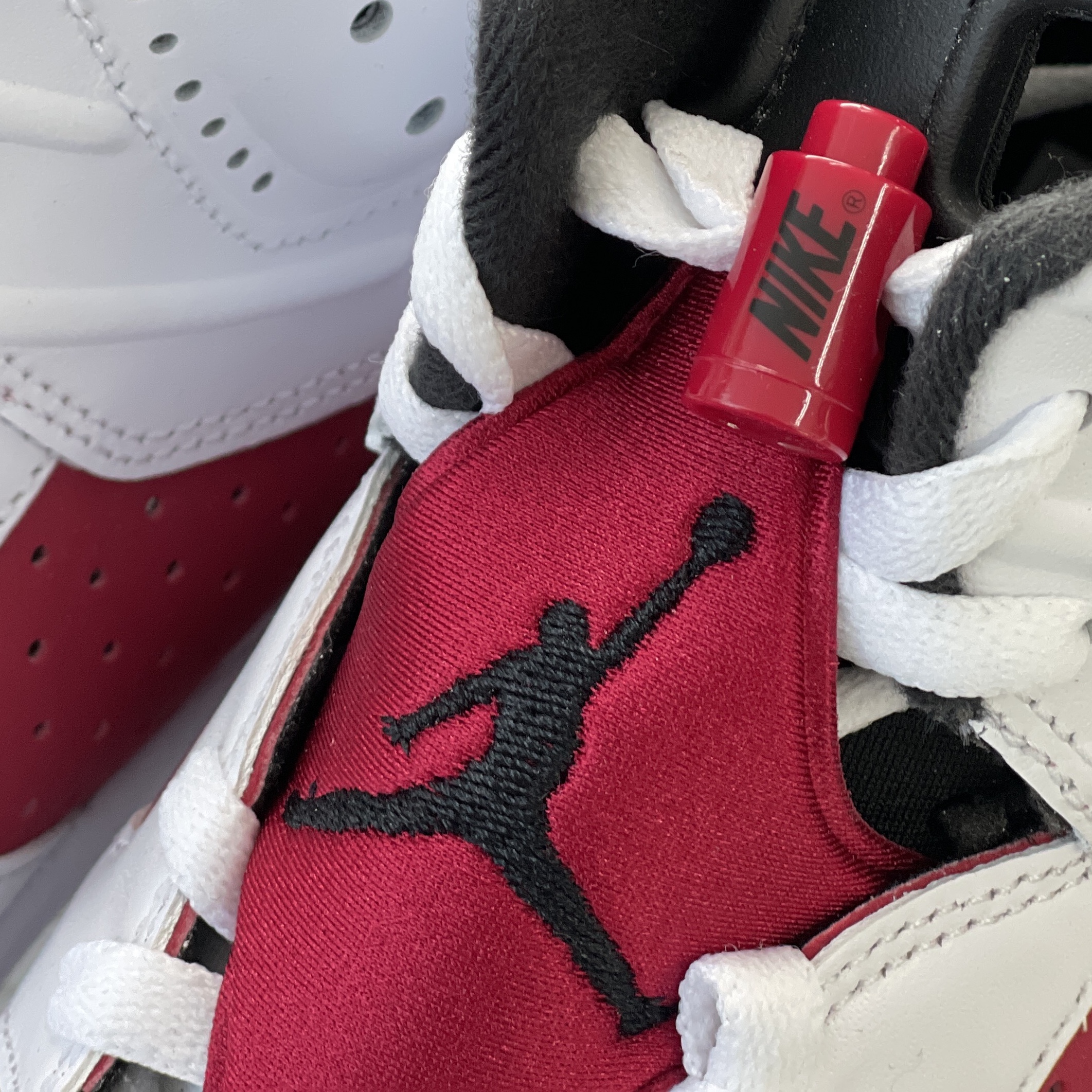 Jordan 6 Retro Carmine 2021 착용 스타일 - 2