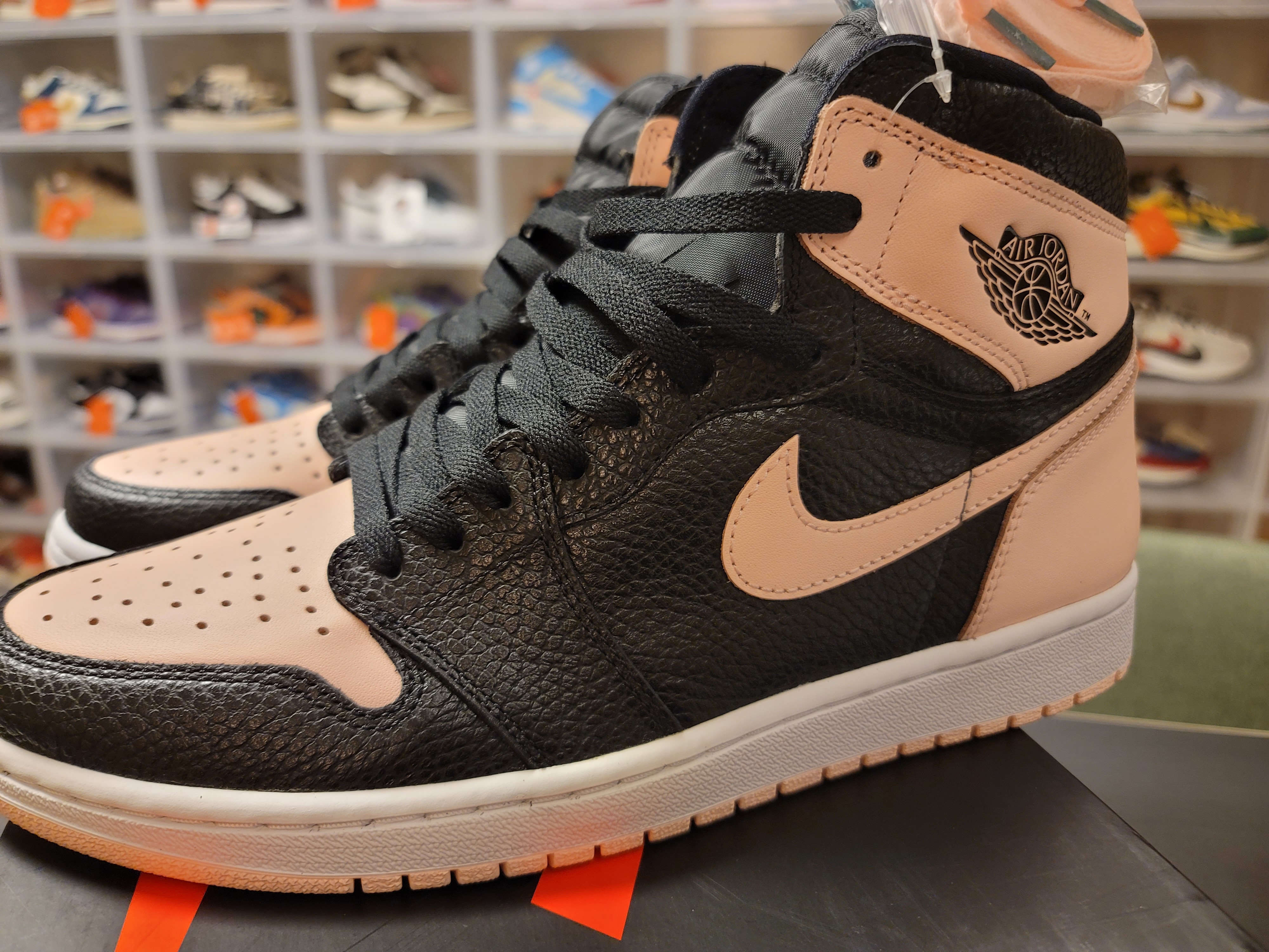 Jordan 1 Retro High OG Crimson Tint 착용 스타일 - 2