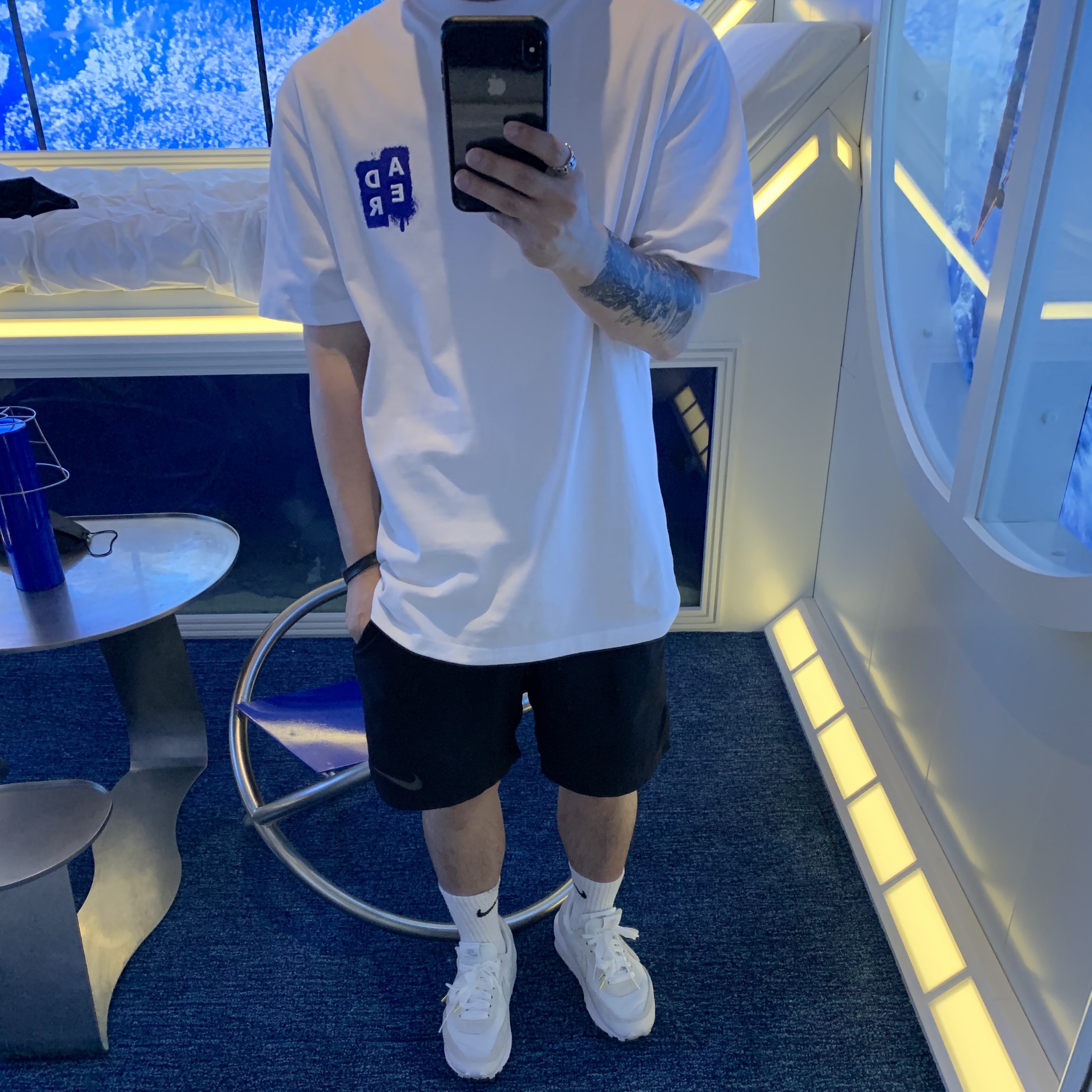 Nike x Sacai LDWaffle White Nylon 착용 스타일