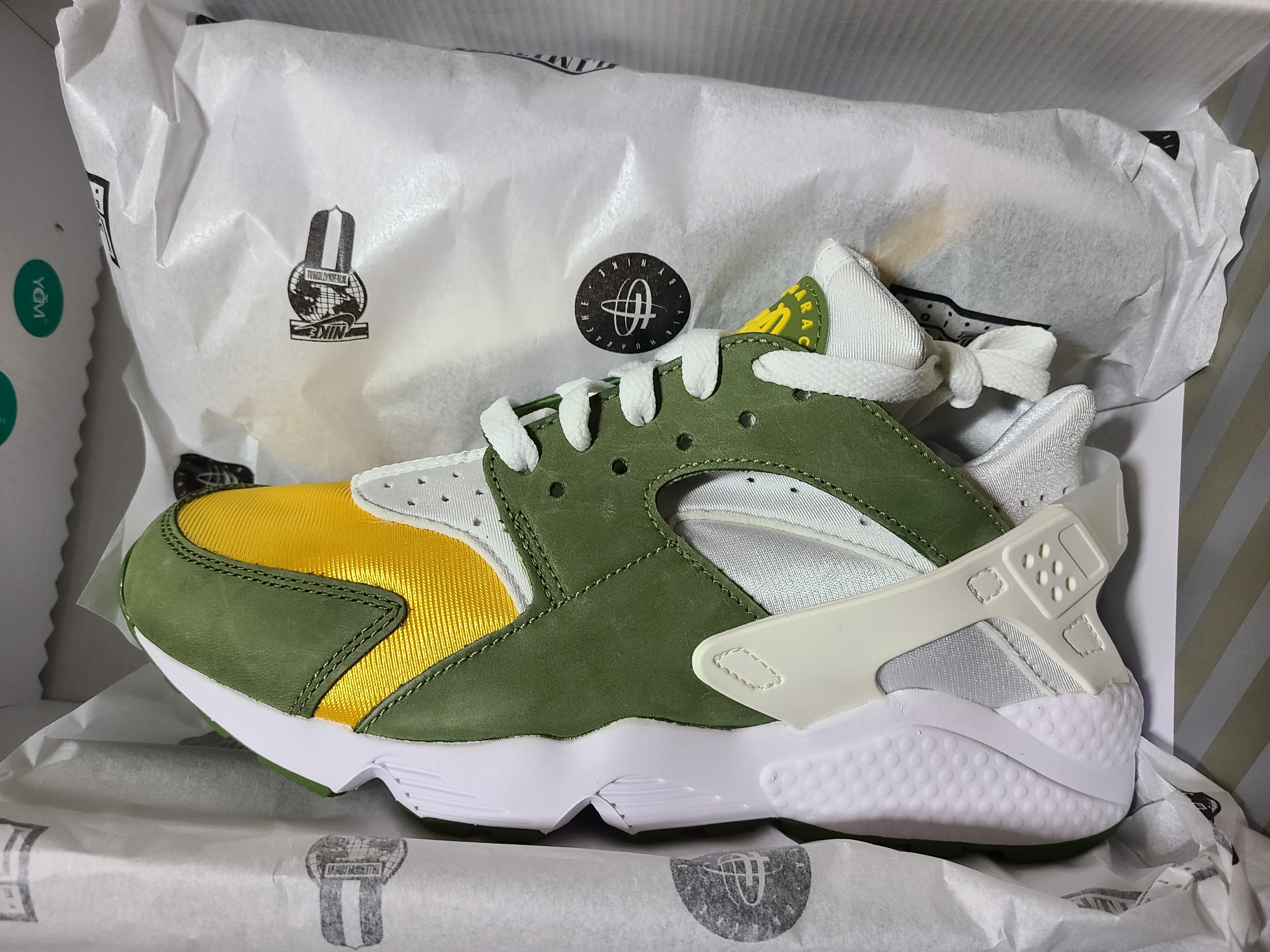 Nike x Stussy Air Huarache LE Dark Olive 착용 스타일
