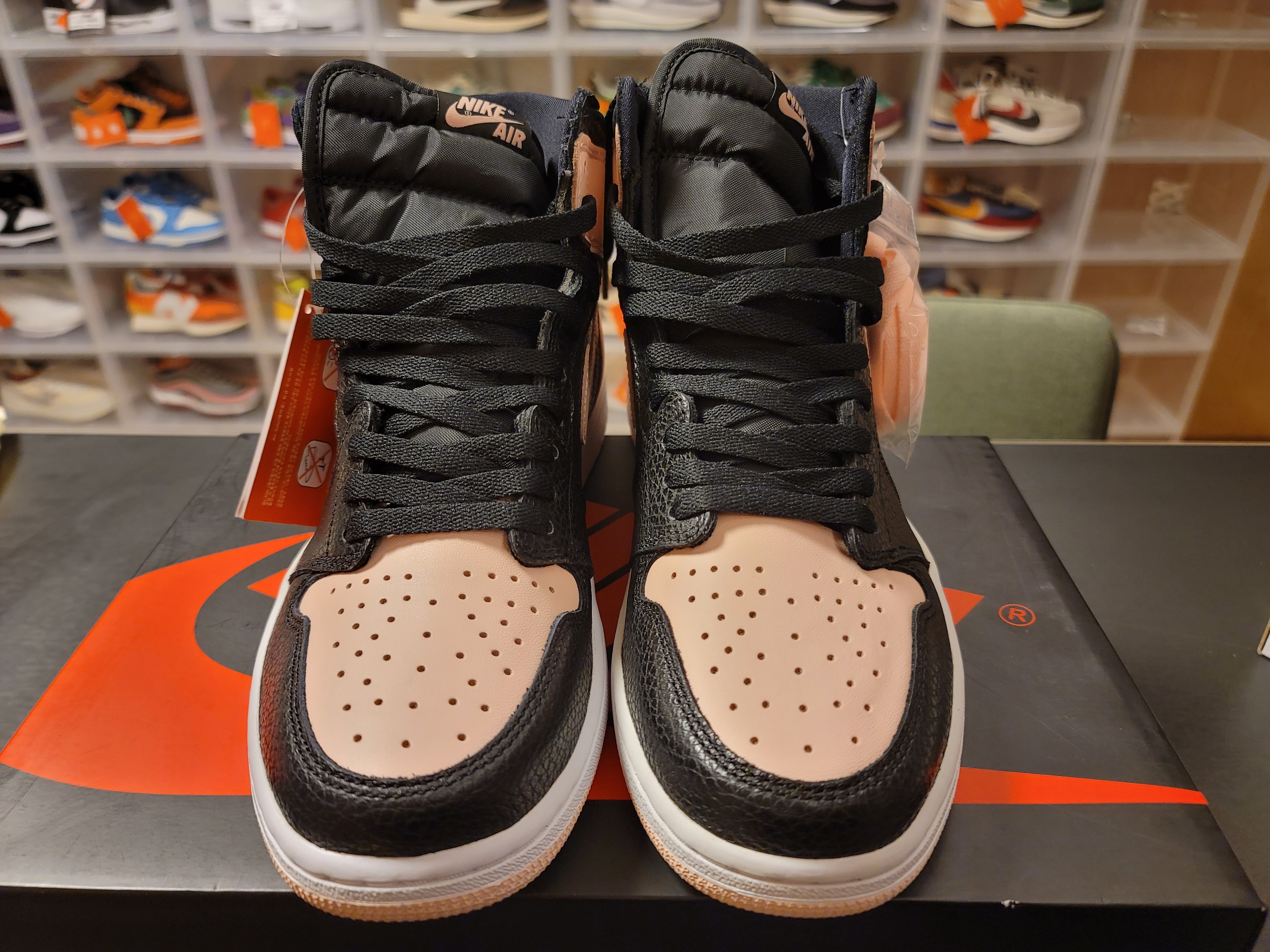 Jordan 1 Retro High OG Crimson Tint 착용 스타일 - 1