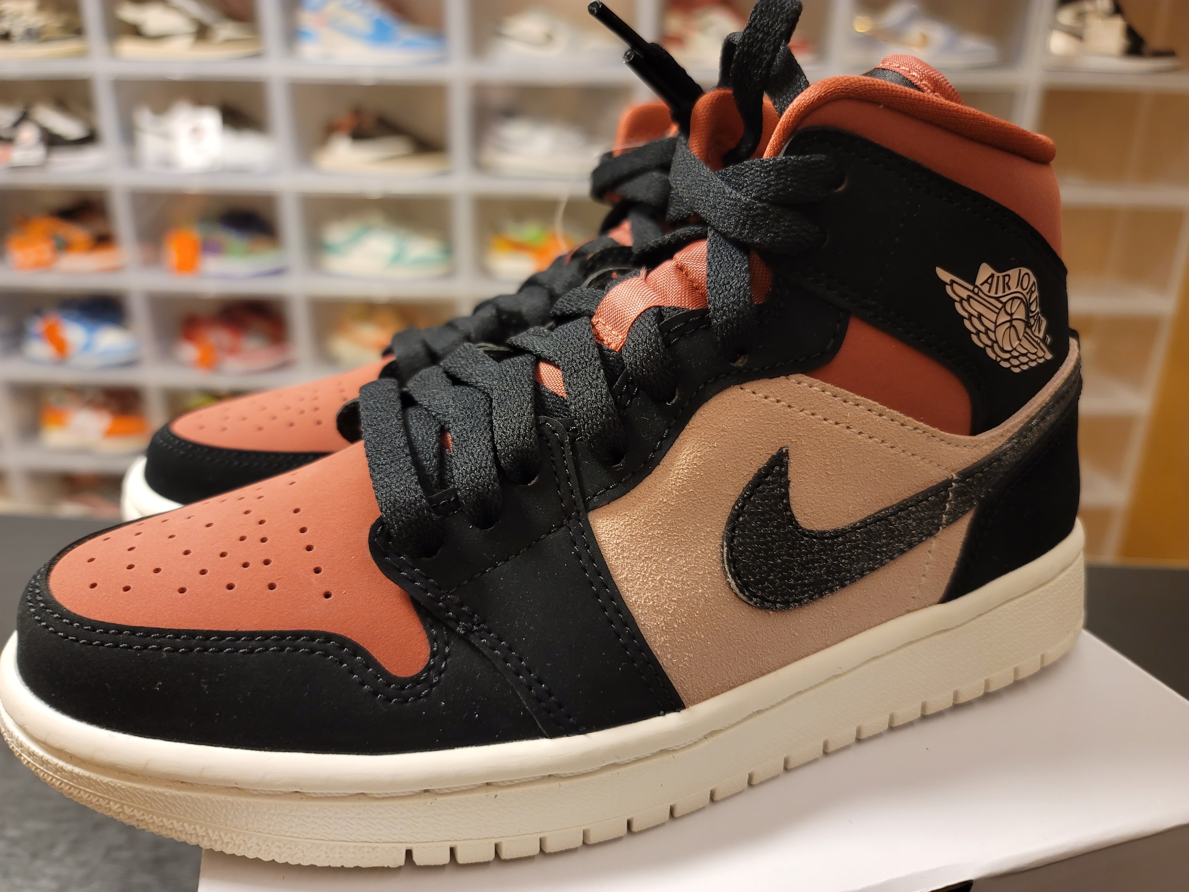 (W) Jordan 1 Mid Burgundy Dusty Pink 착용 스타일 - 2