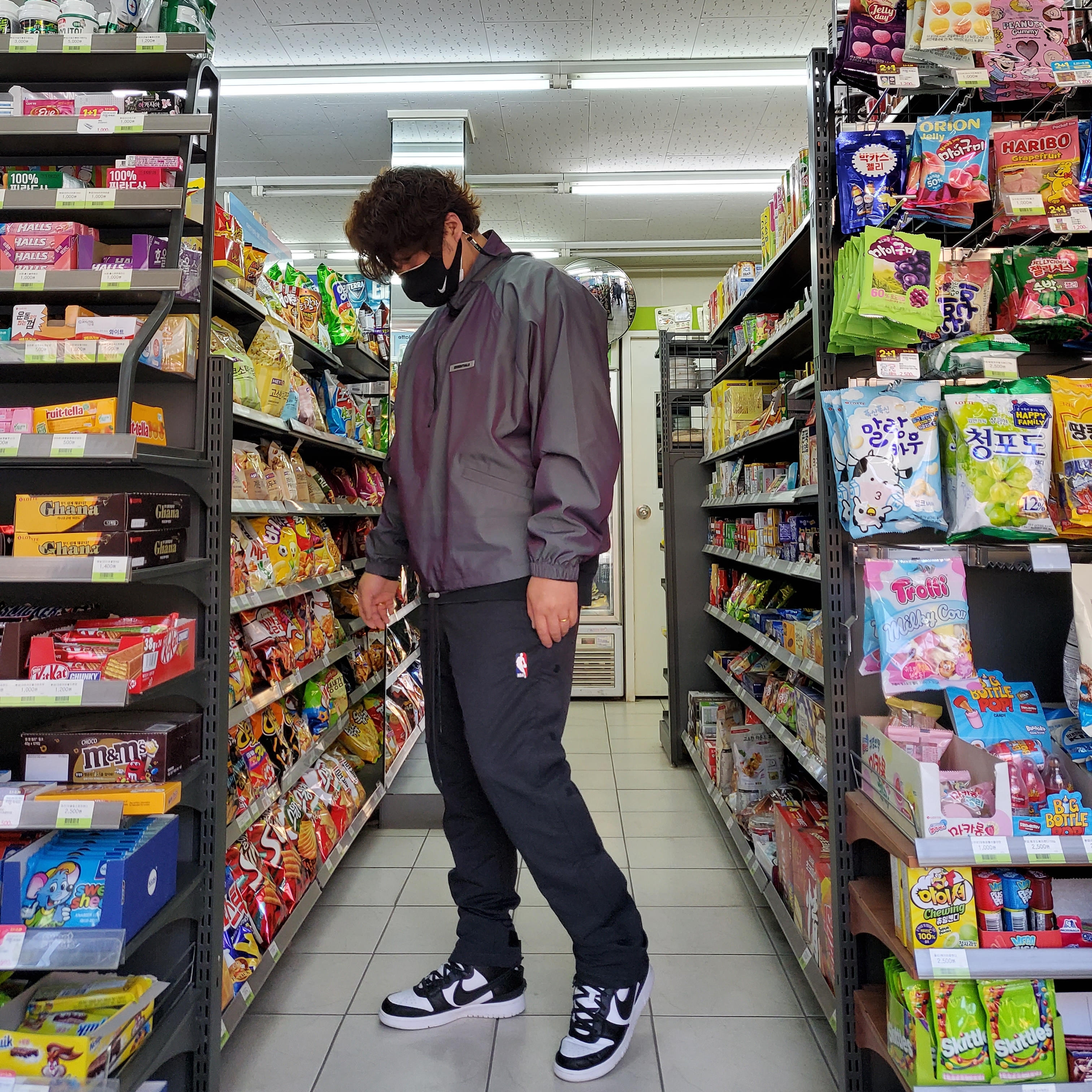Nike x Fear of God Warm Up Pants Off Noir, Essentials Track Jacket Iridescent - 20SS 착용 스타일 - 2