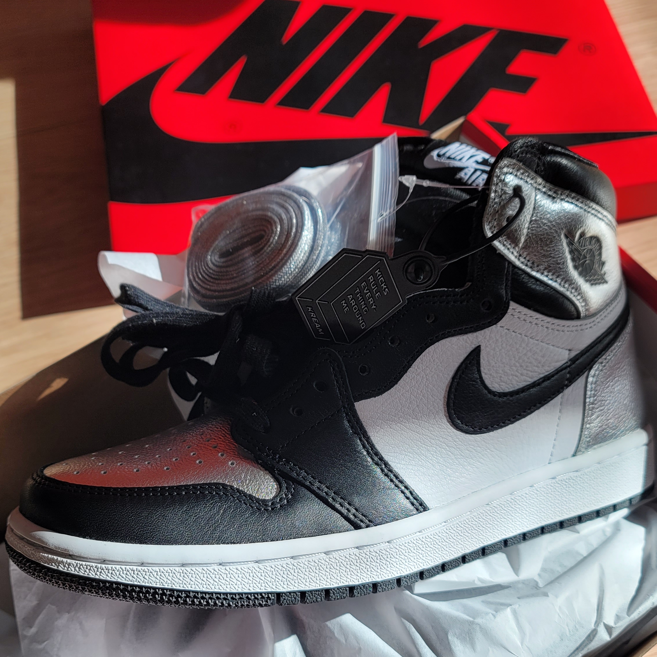 (W) Jordan 1 Retro High OG Silver Toe 착용 스타일