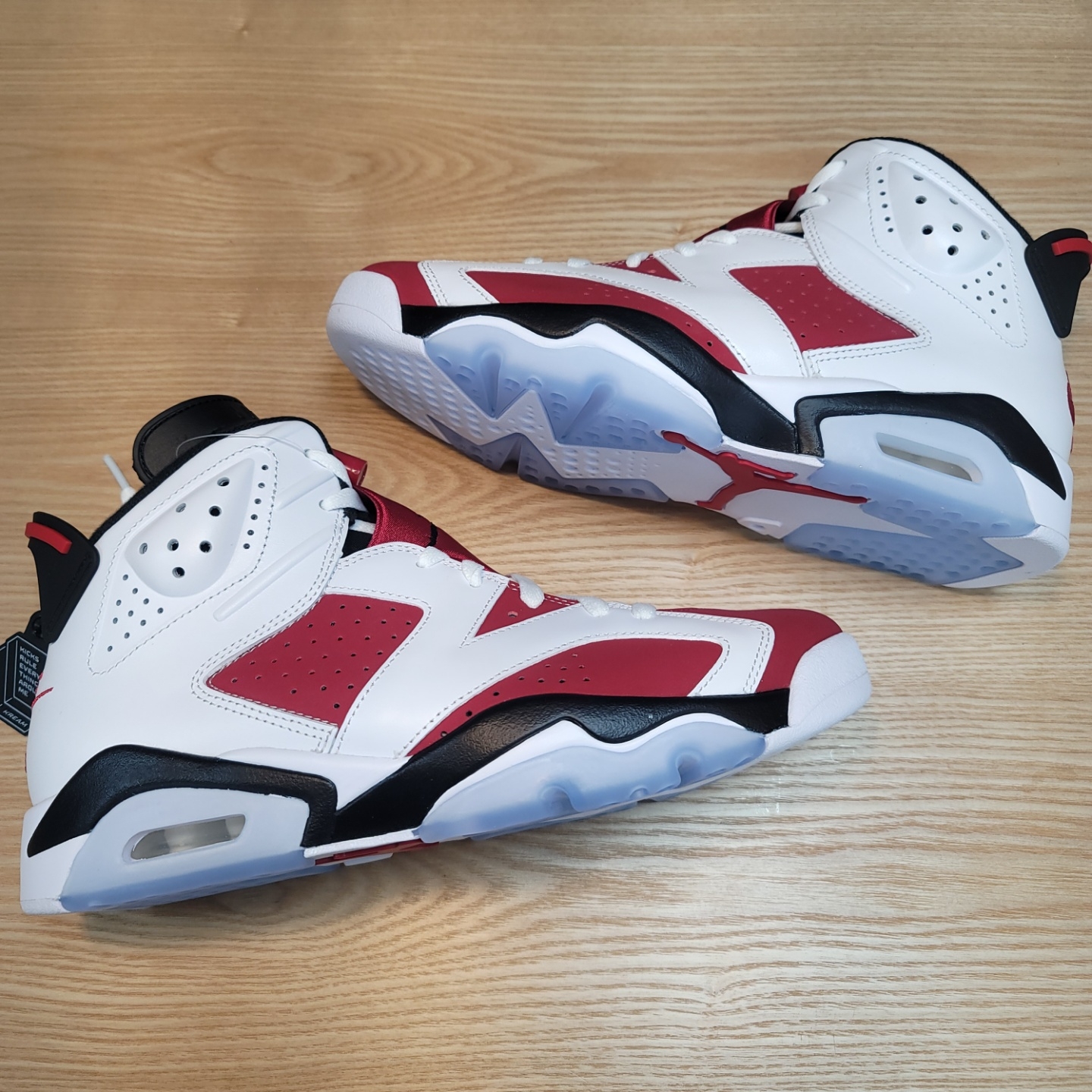 Jordan 6 Retro Carmine 2021 착용 스타일 - 3