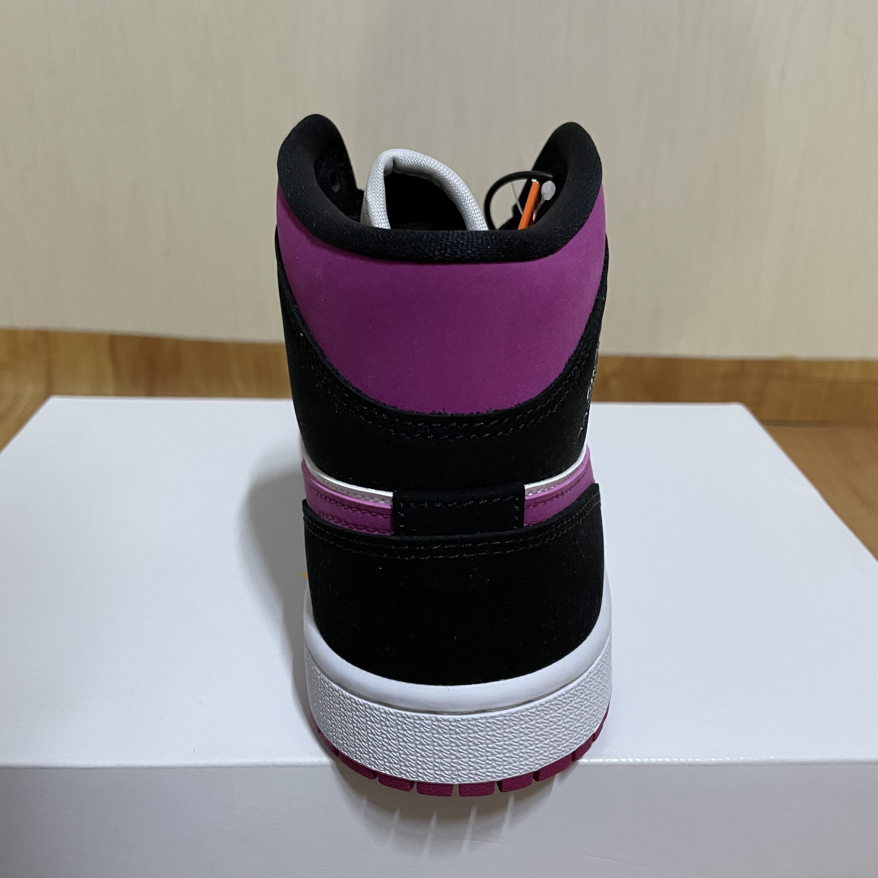 (W) Jordan 1 Mid Cactus Flower 착용 스타일 - 5