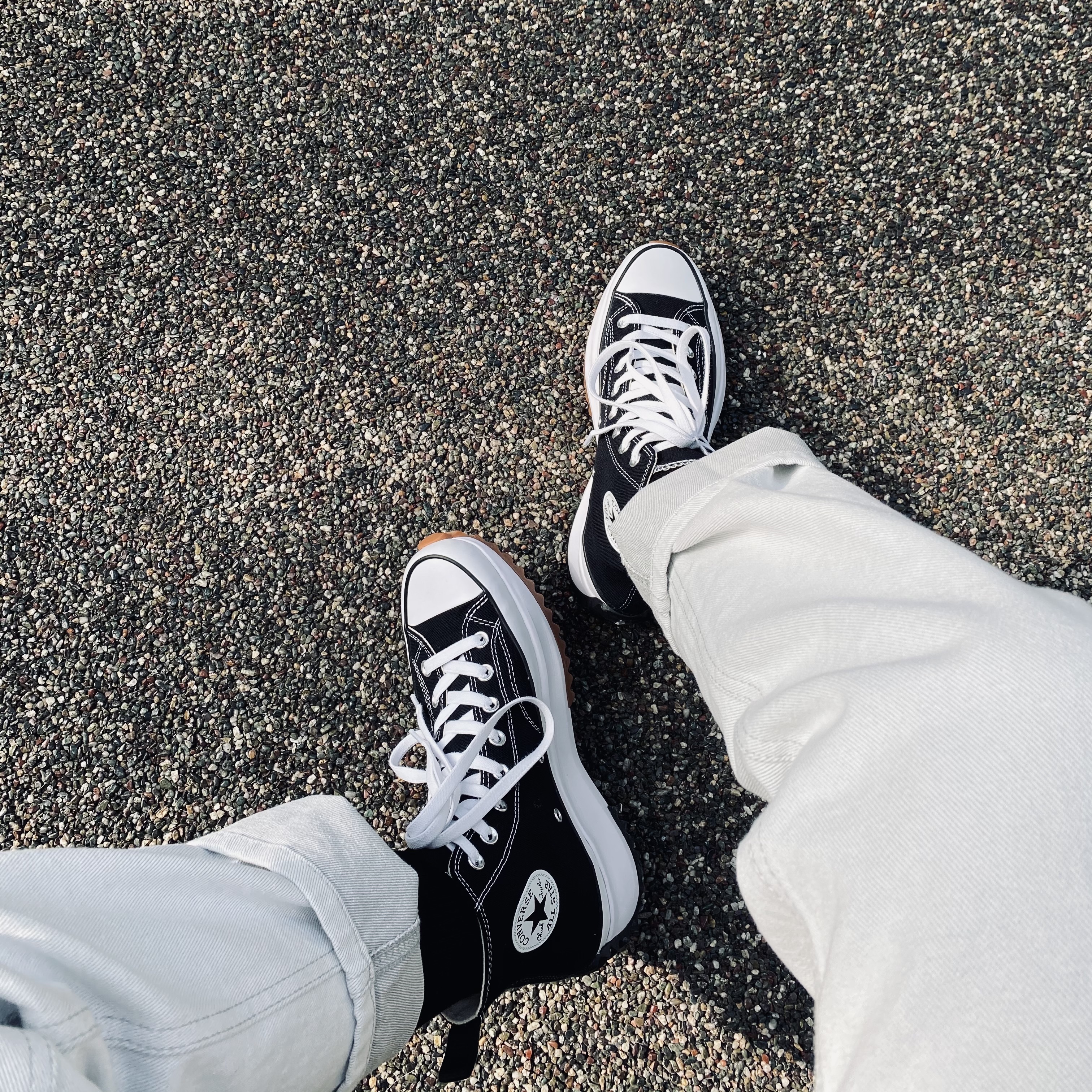 Converse Run Star Hike Hi Black White Gum 착용 스타일