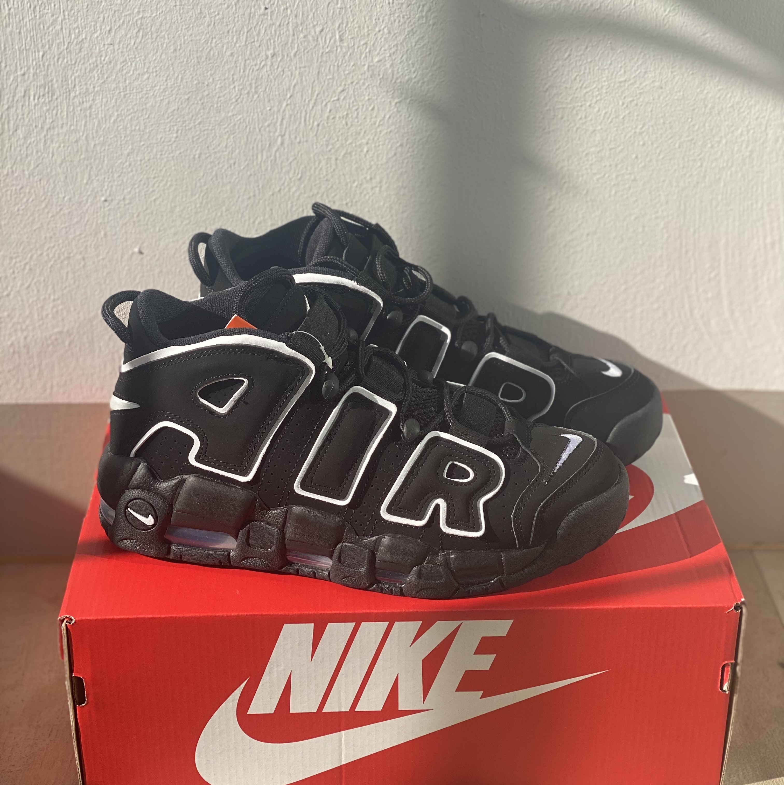 Nike Air More Uptempo Black White 2020 착용 스타일