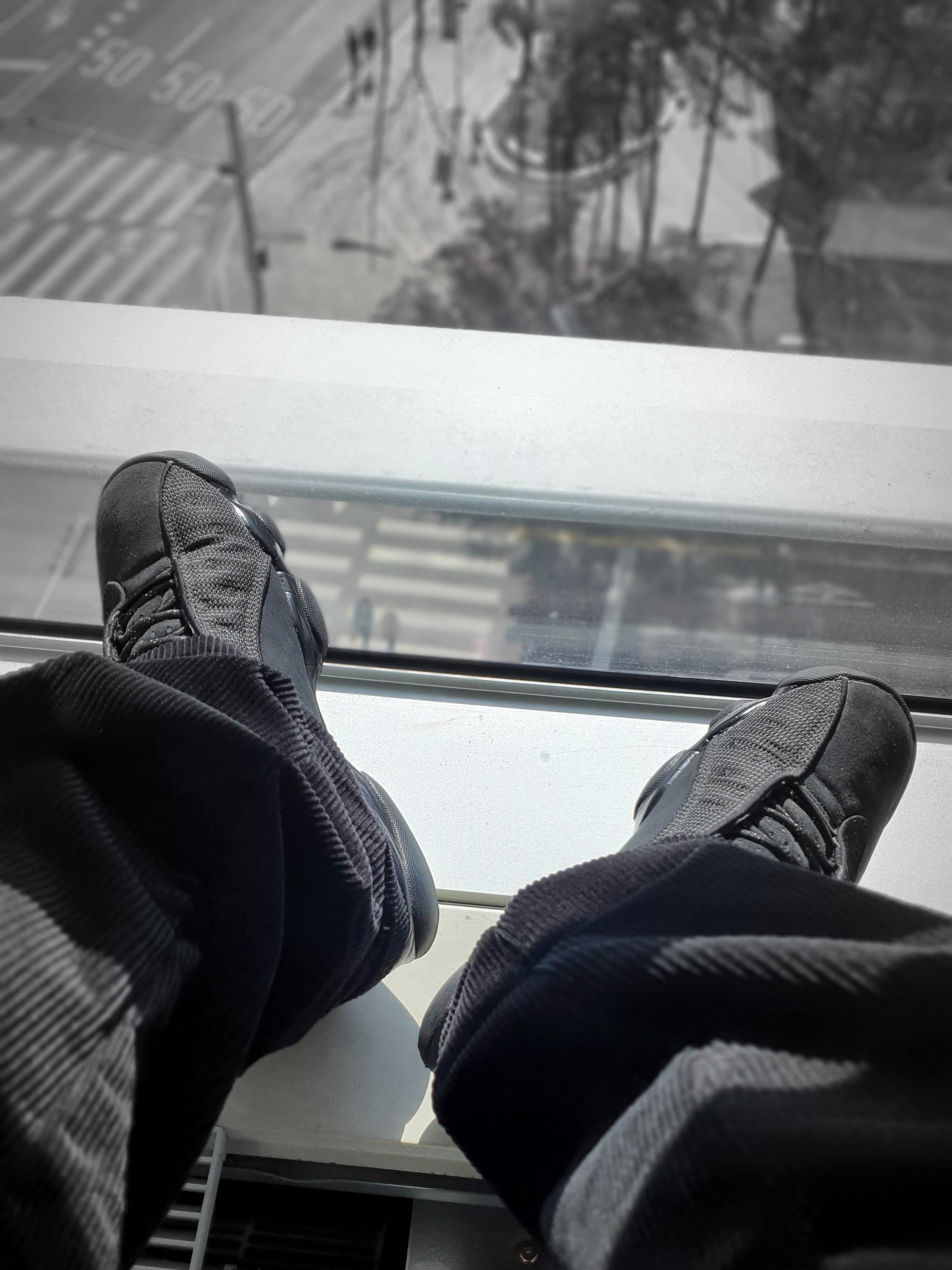 Jordan 13 Retro Black Cat 착용 스타일