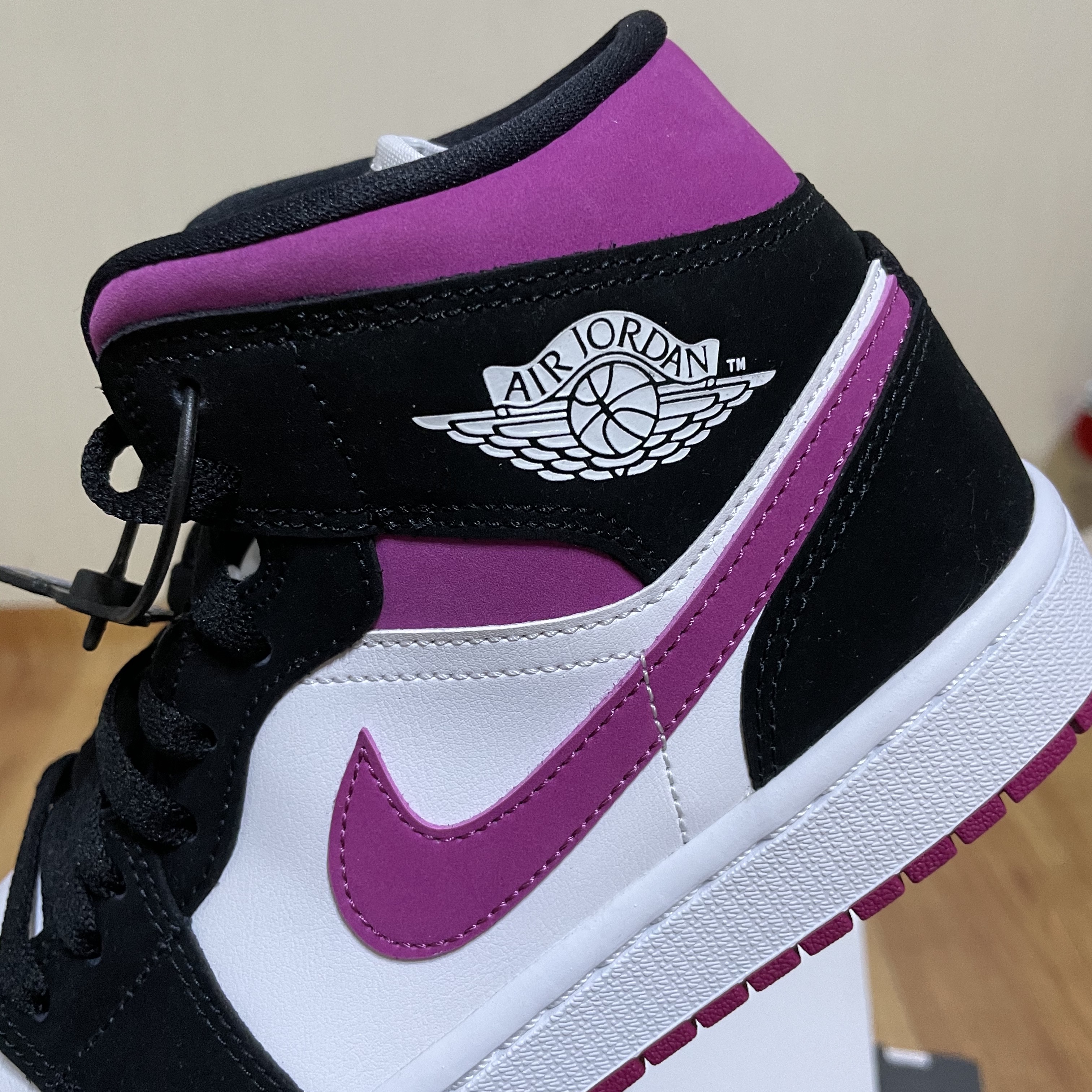 (W) Jordan 1 Mid Cactus Flower 착용 스타일 - 4