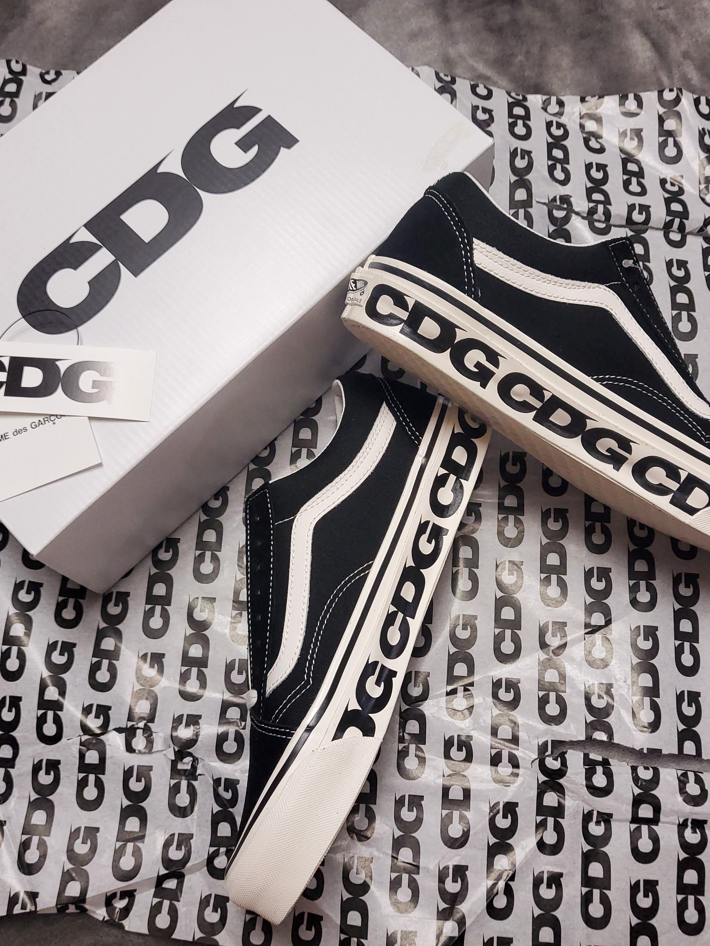 Vans Vault x CDG OG Old Skool LX Side Wall 착용 스타일 - 3