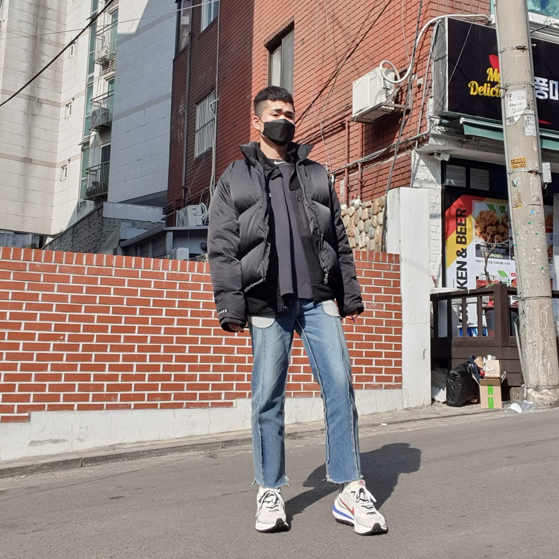Nike x Sacai VaporWaffle Royal Fuchsia 착용 스타일