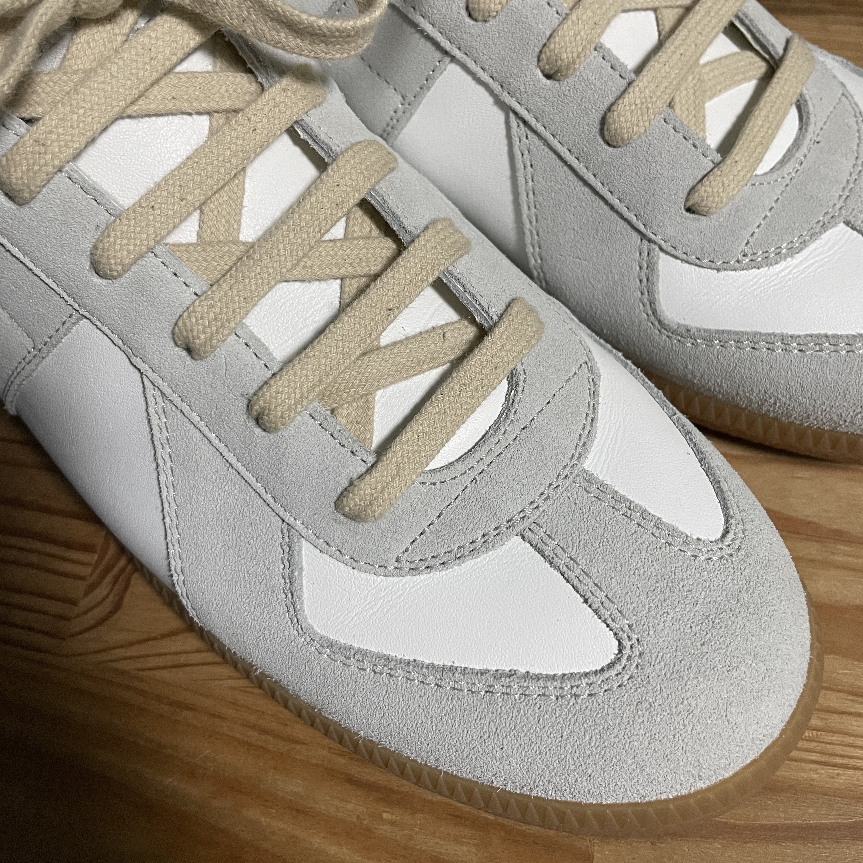 Maison Margiela Calfskin Replica Sneakers 착용 스타일 - 2